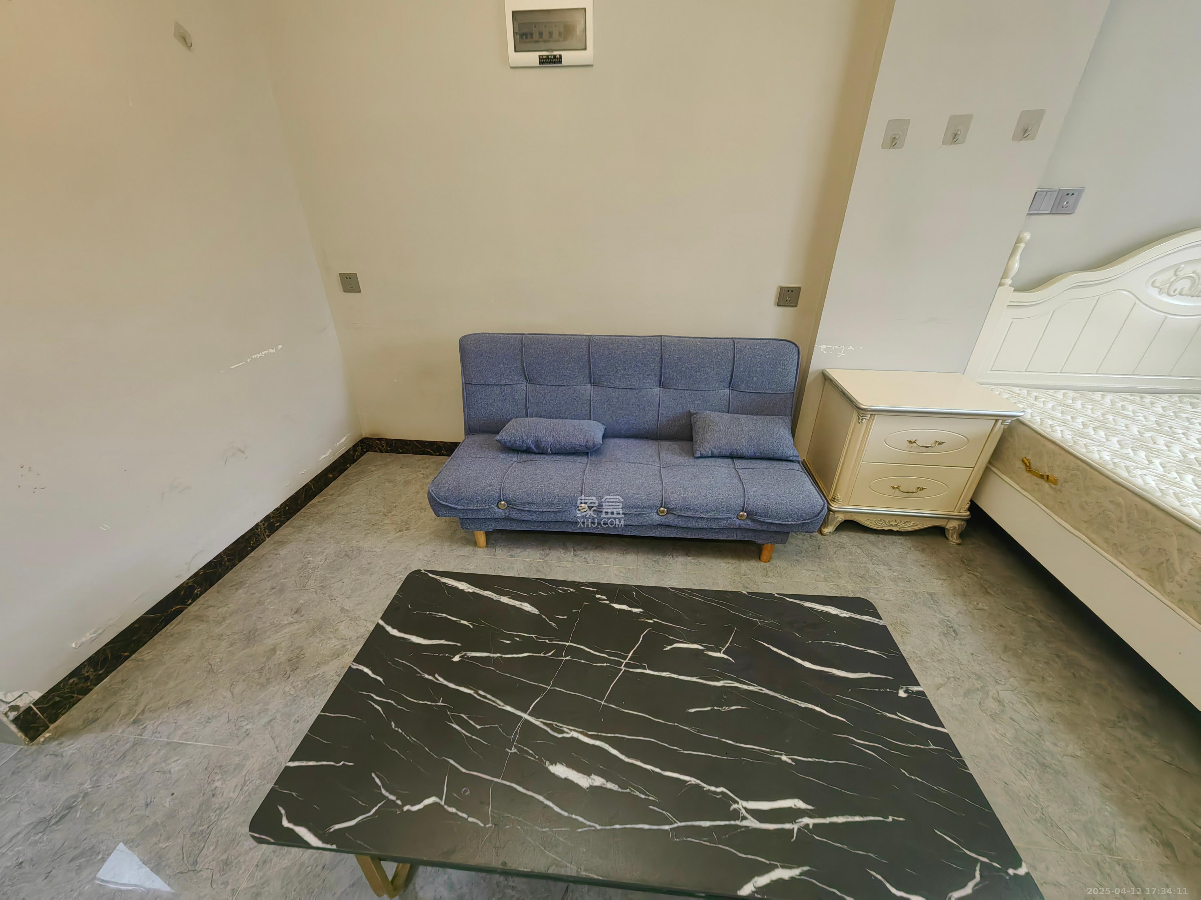 芙蓉万国城MOMA（卓越汇富苑）  1室1厅1卫    1300.0元/月室内图