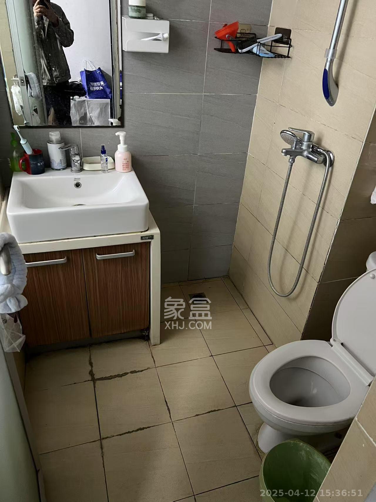 长盛上东区 1室1厅1卫 1700.0元/月 长盛上东区 1室1厅1卫 1700.0元/月室内图