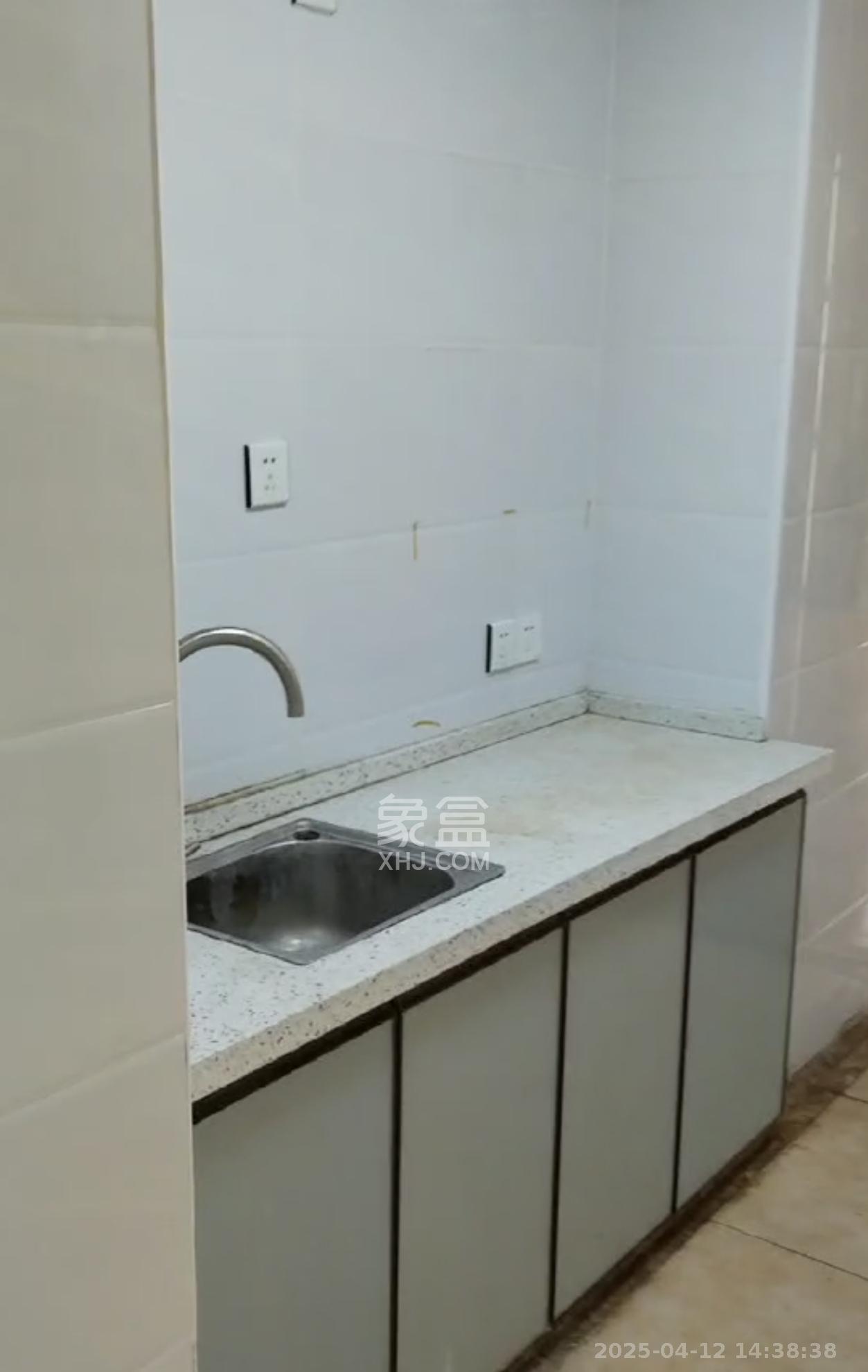 御溪国际 1室1厅1卫 1400.0元/月 御溪国际 1室1厅1卫 1400.0元/月室内图