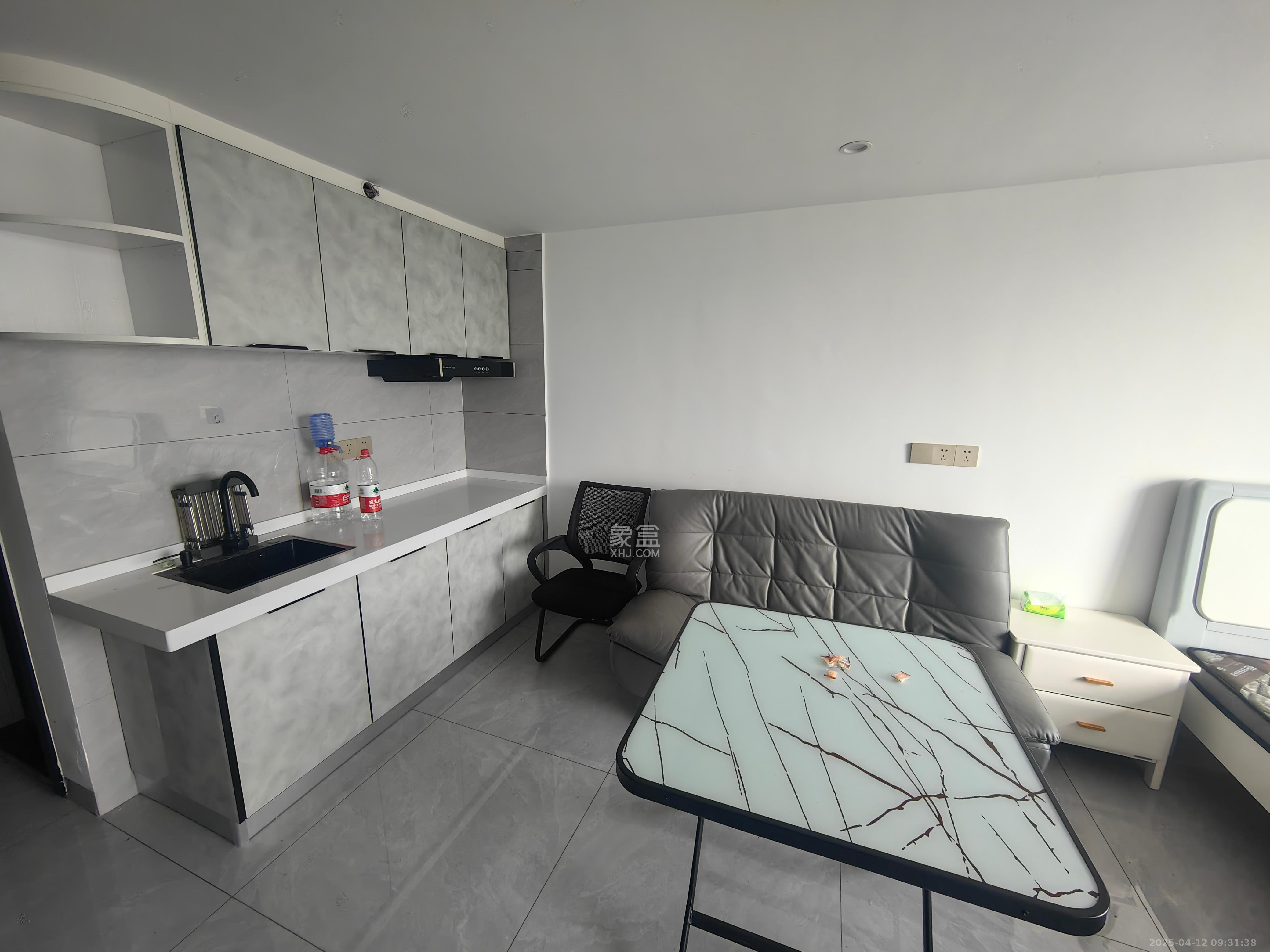 梅溪湖家居建材城  1室1厅1卫    1200.0元/月 梅溪湖家居建材城  1室1厅1卫    1200.0元/月室内图