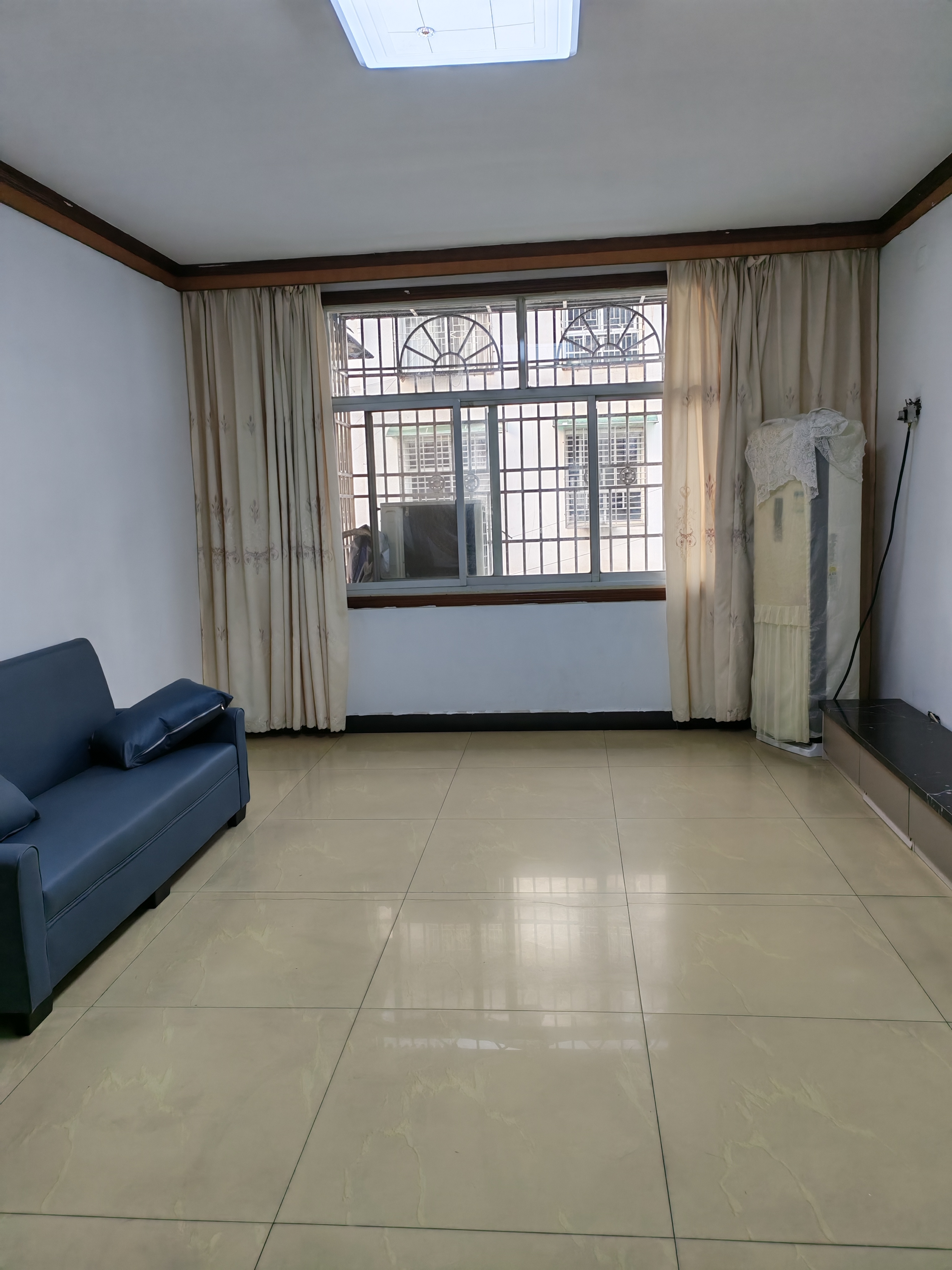 五金建材市场一期 1室0厅0卫 1000.0元/月 五金建材市场一期 1室0厅0卫 1000.0元/月室内图