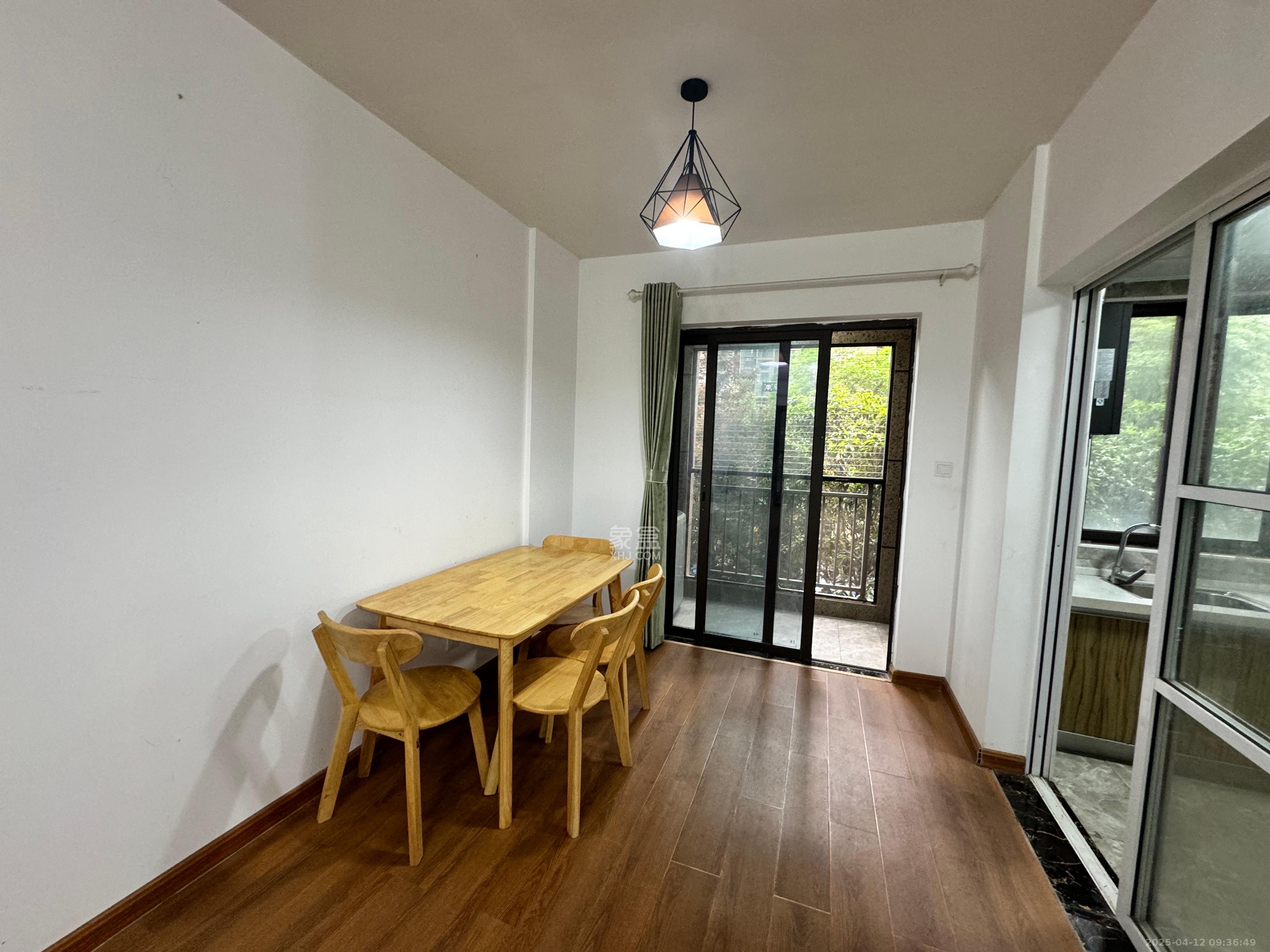 龙湖春江悦茗 3室2厅2卫 2800.0元/月 龙湖春江悦茗 3室2厅2卫 2800.0元/月室内图