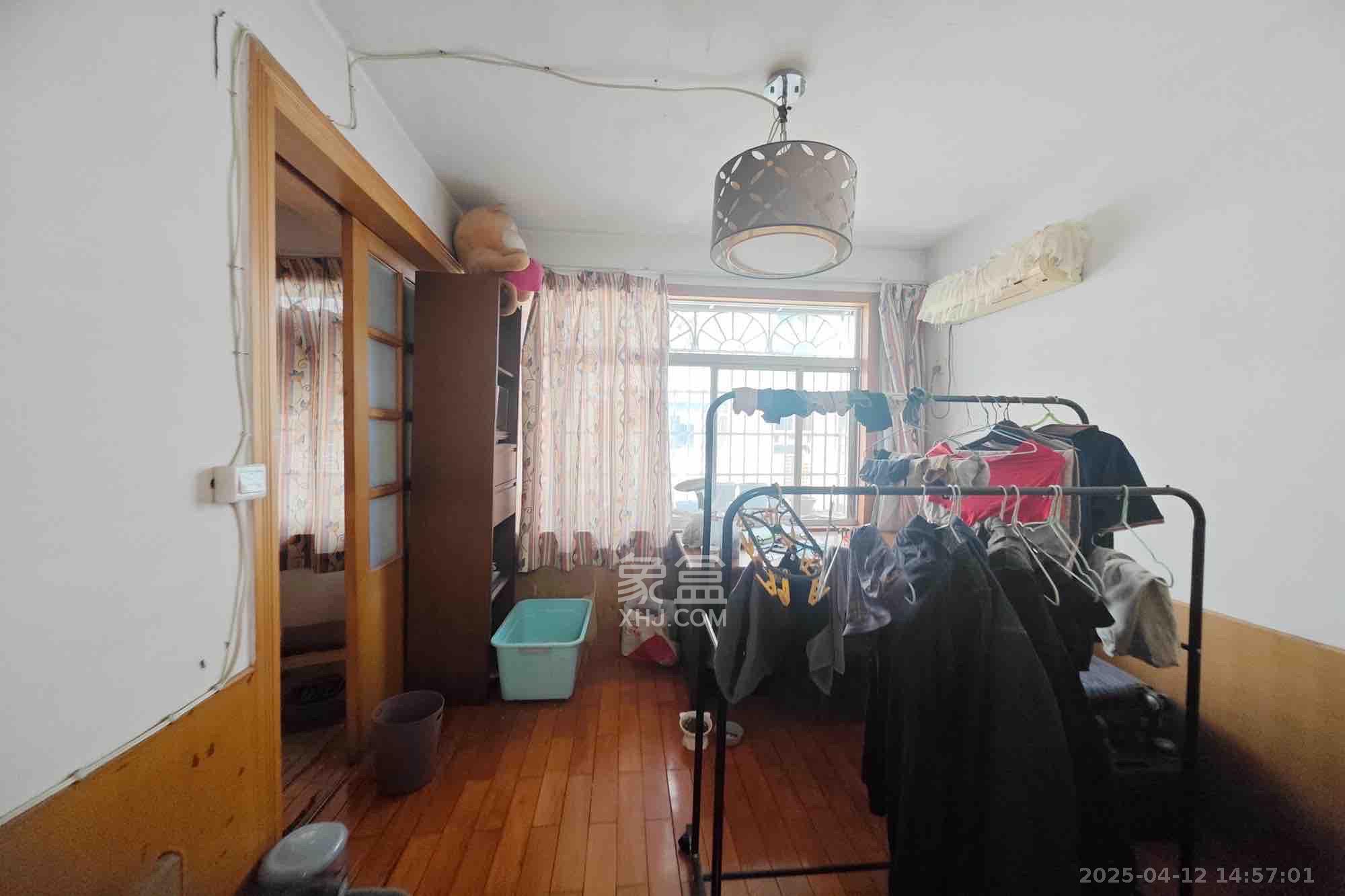 法官公寓 3室2厅1卫 2000.0元/月 法官公寓 3室2厅1卫 2000.0元/月室内图