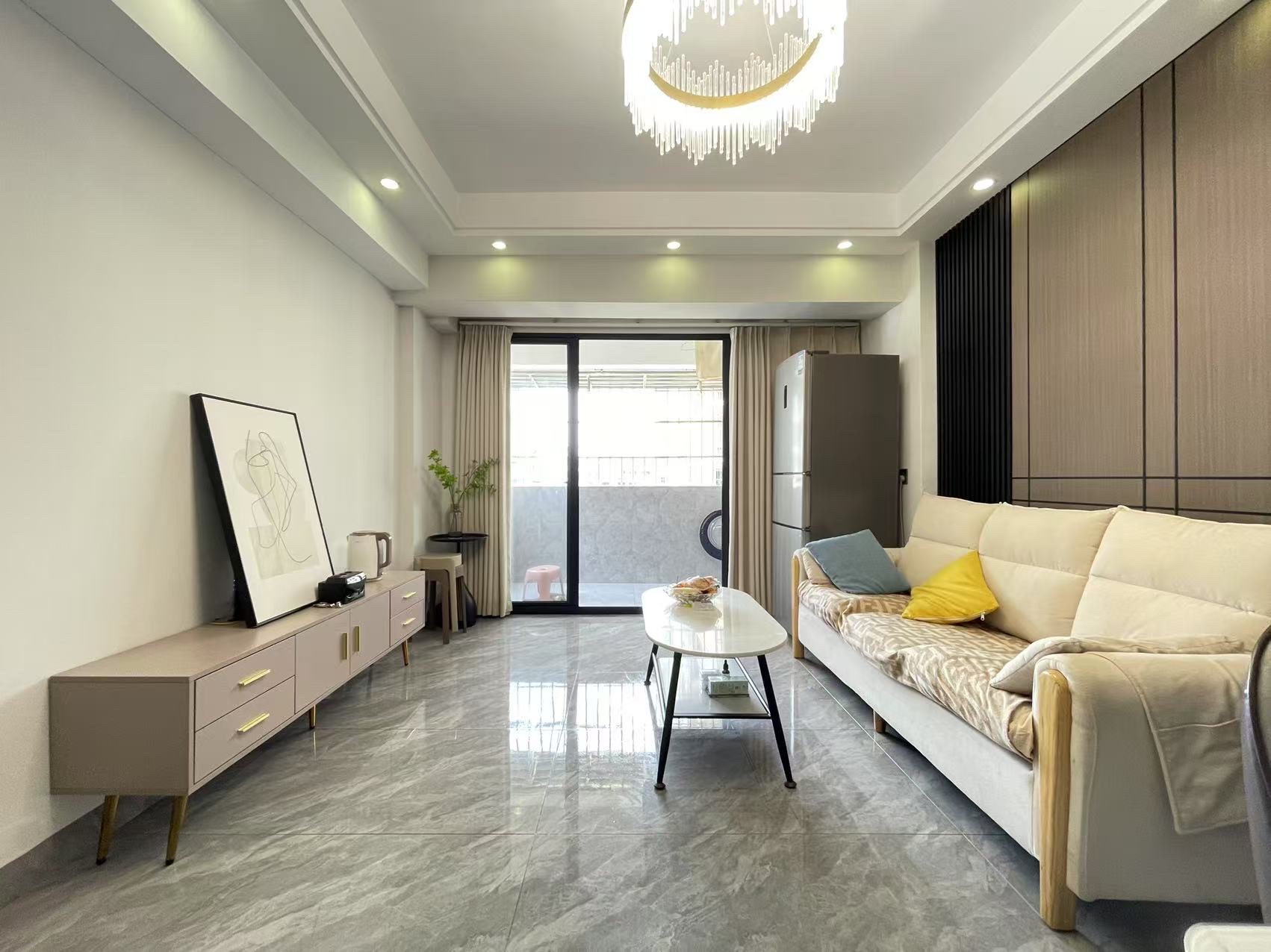 芳草园 2室2厅1卫 72.0万 芳草园 2室2厅1卫 72.0万客厅