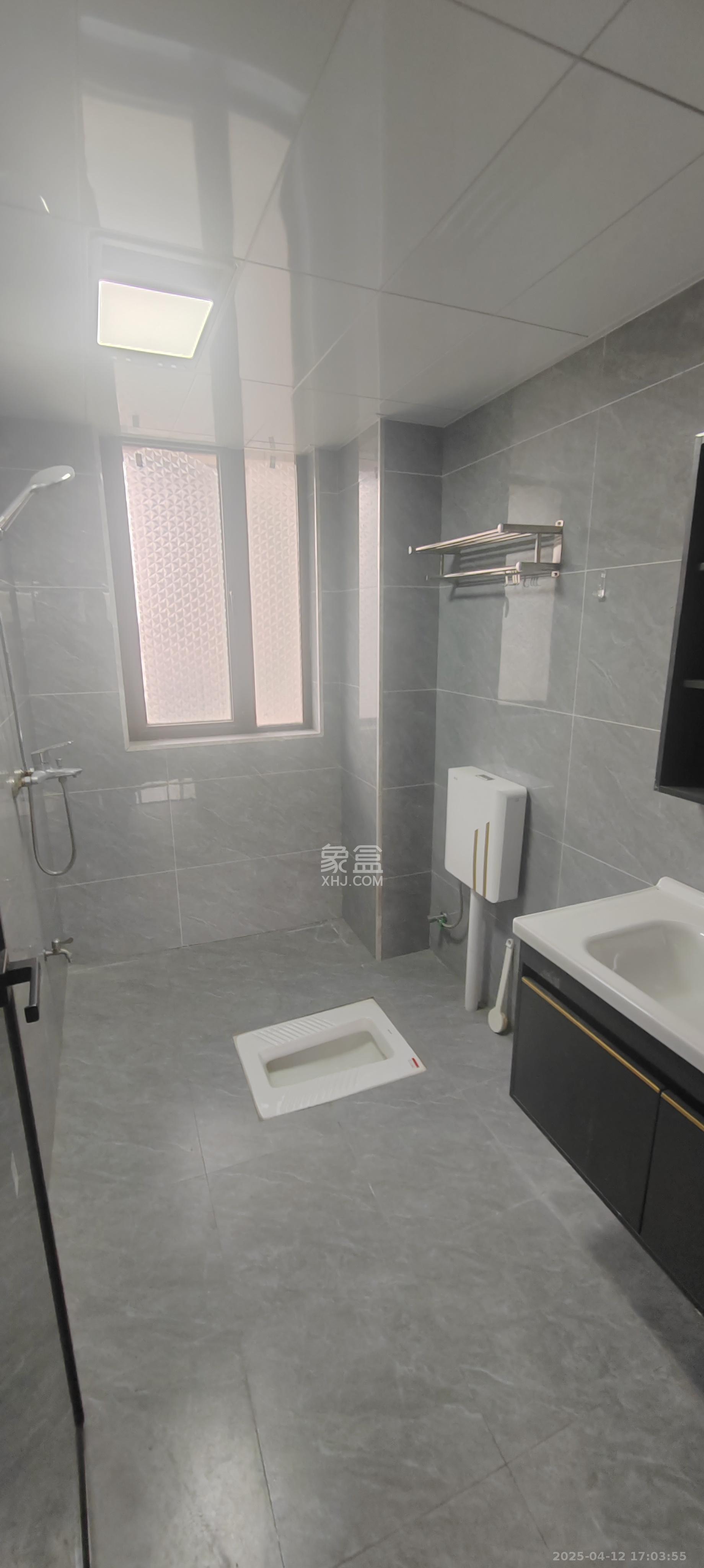 润和山水郡  4室2厅2卫    2300.0元/月 润和山水郡  4室2厅2卫    2300.0元/月室内图