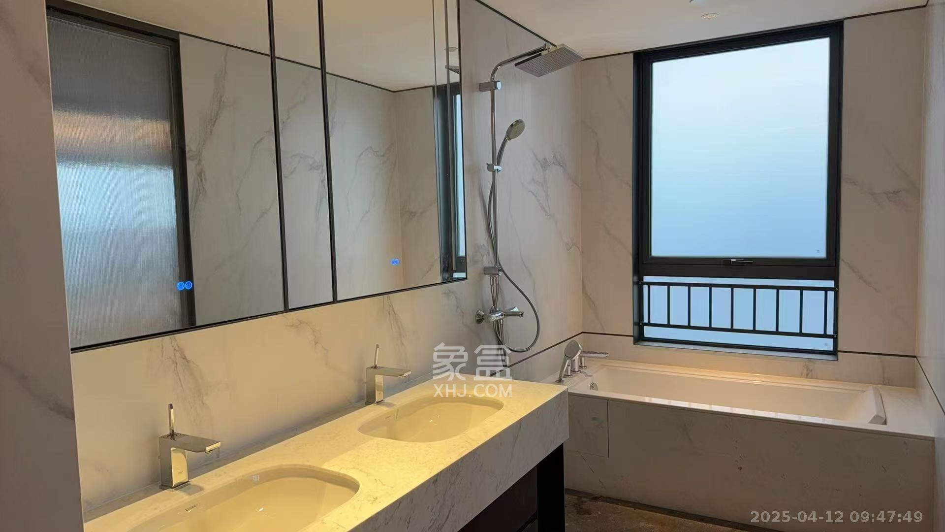 万科瑧湾汇 4室2厅3卫 15000.0元/月 万科瑧湾汇 4室2厅3卫 15000.0元/月室内图