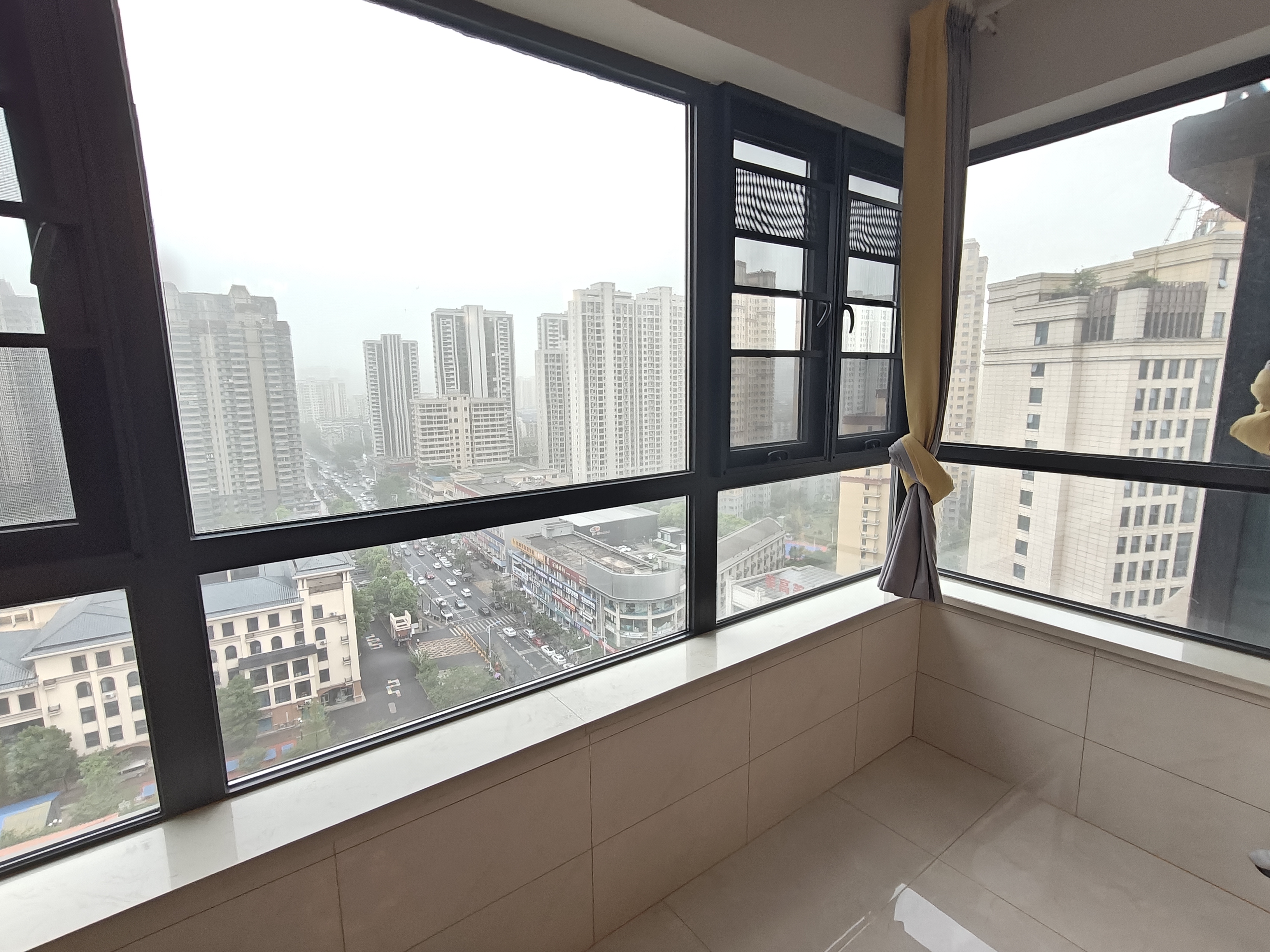 恒大华府  3室1厅1卫   1800.00元/月室内图