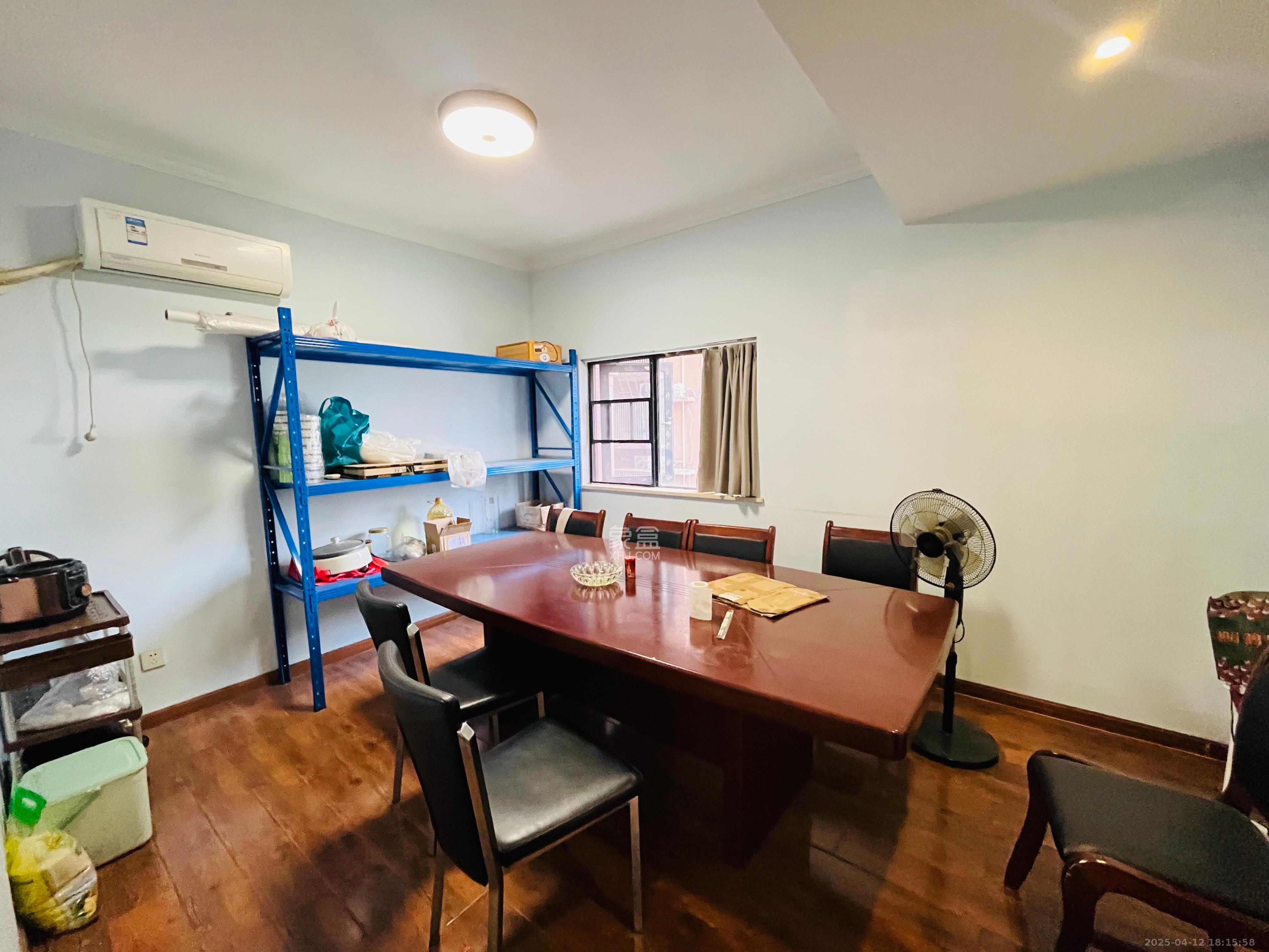 同鑫家园  3室2厅1卫    5000.0元/月 同鑫家园  3室2厅1卫    5000.0元/月室内图