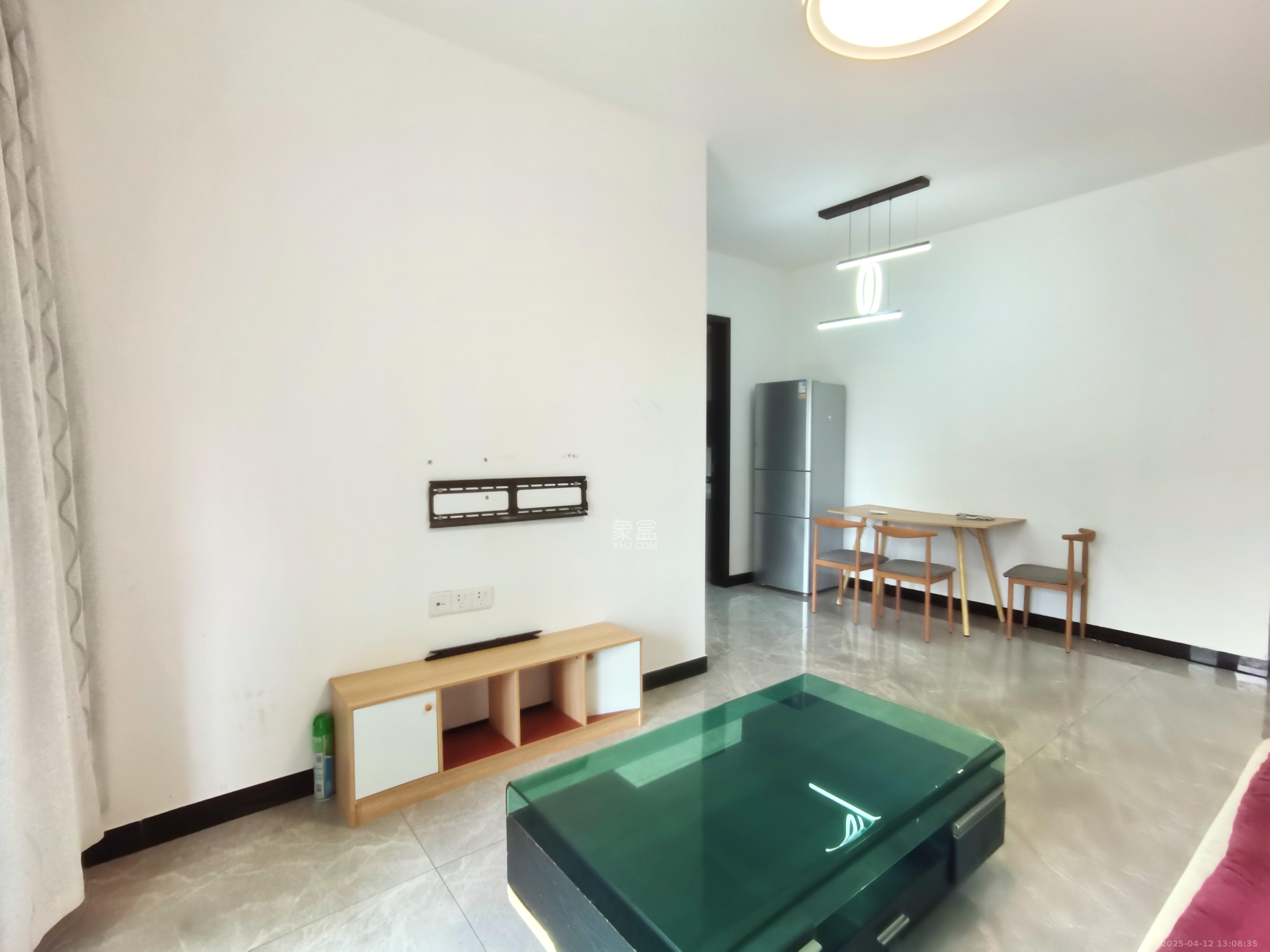 恒大江湾  2室2厅1卫   2200.00元/月