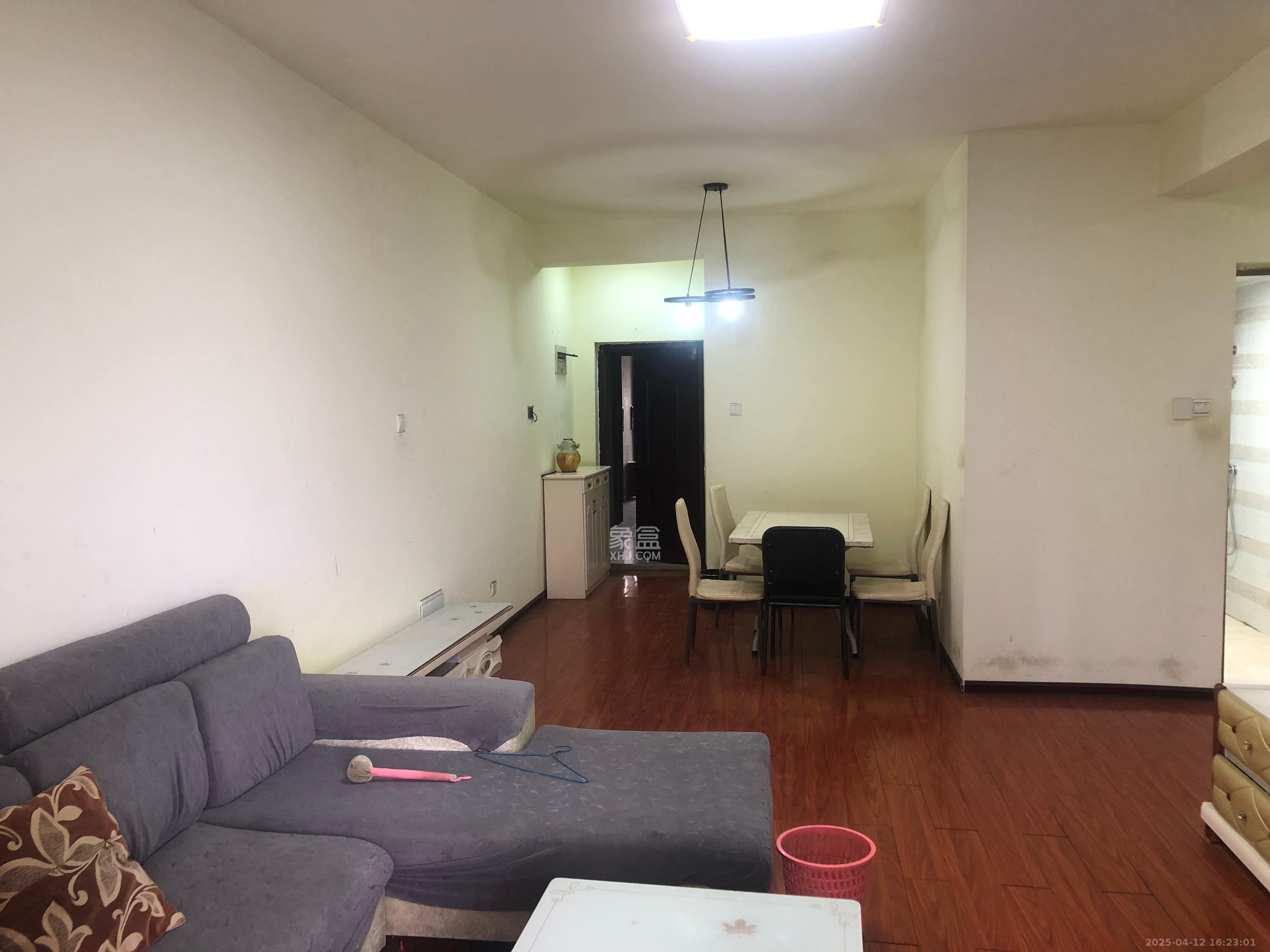江河东澜湾  3室2厅1卫   2300.00元/月室内图