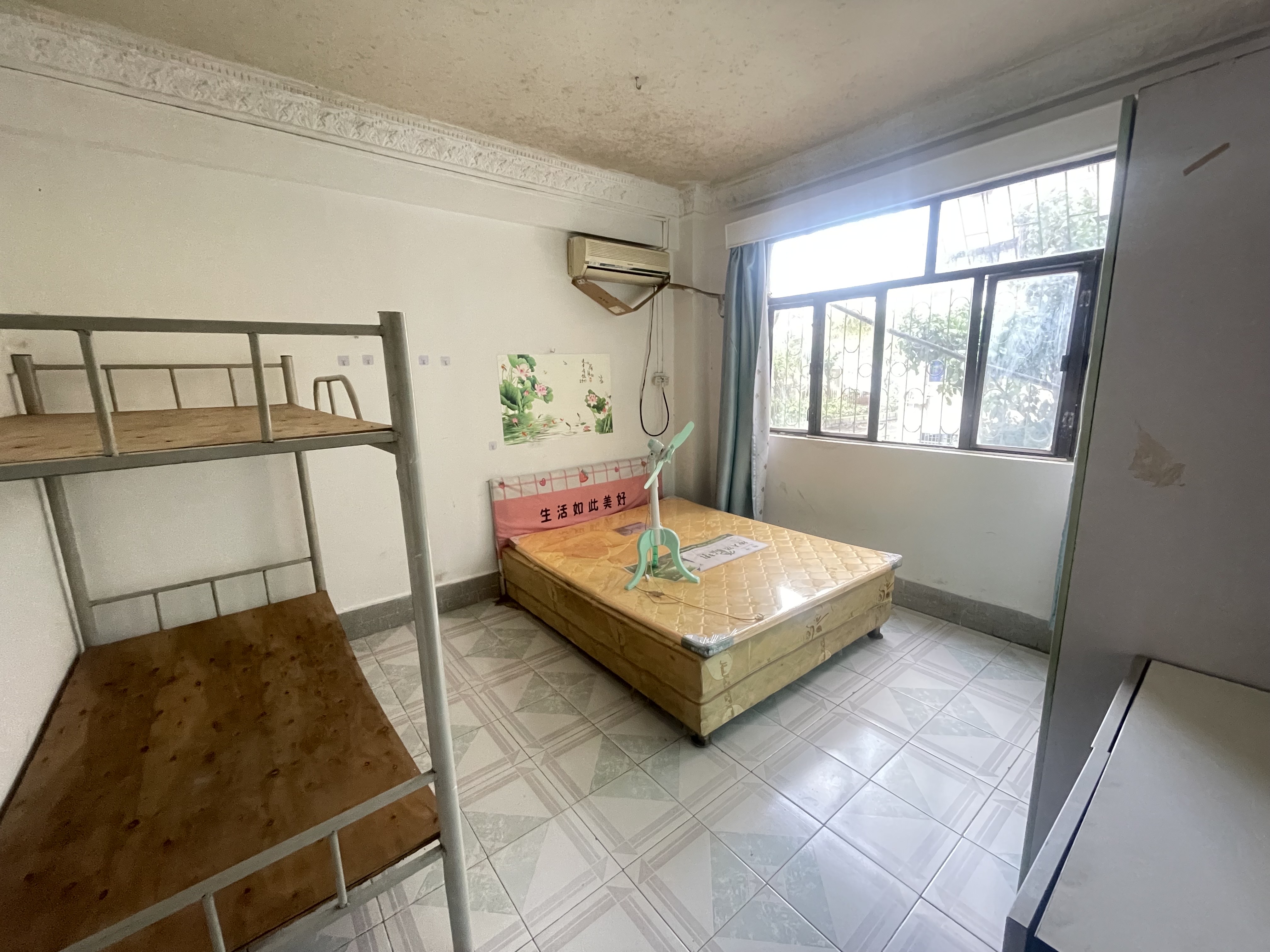 海口市公安局金龙宿舍区  13室2厅1卫    100.0万 海口市公安局金龙宿舍区  13室2厅1卫    100.0万客厅