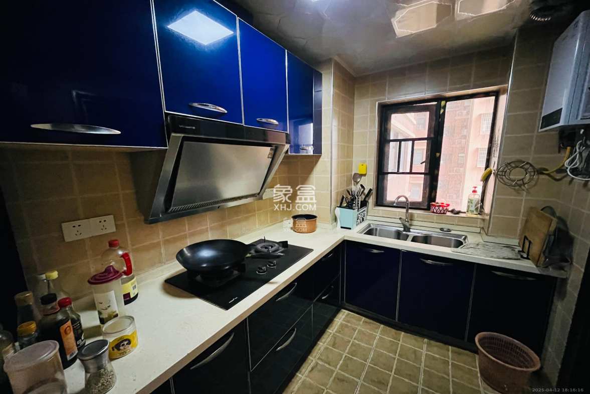 同鑫家园  3室2厅1卫    5000.0元/月 同鑫家园  3室2厅1卫    5000.0元/月室内图