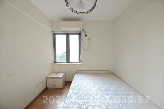 新城新世界一二三期  1室2厅1卫   2600.00元/月室内图