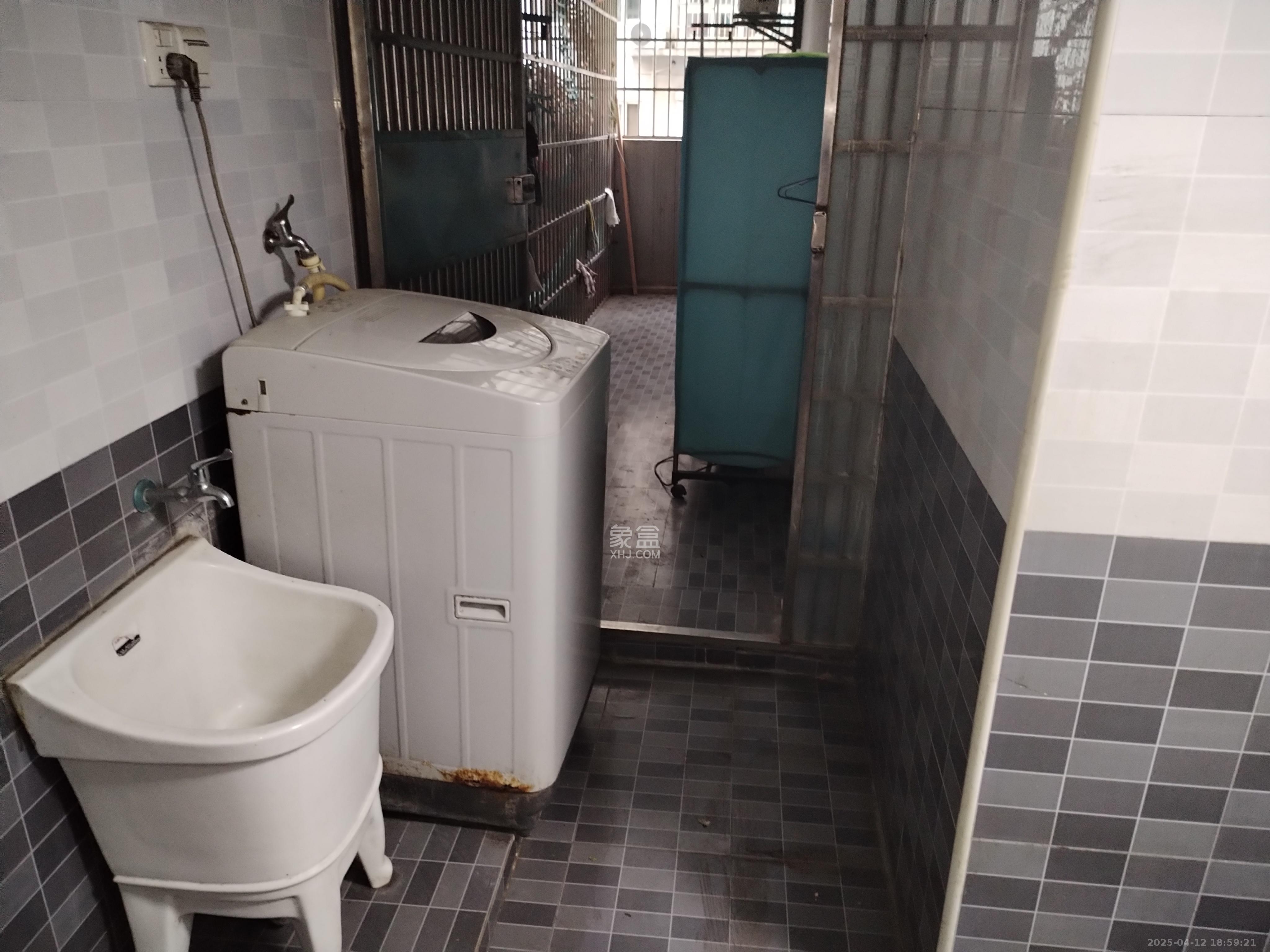 申奥美域  3室2厅1卫   1800.00元/月室内图
