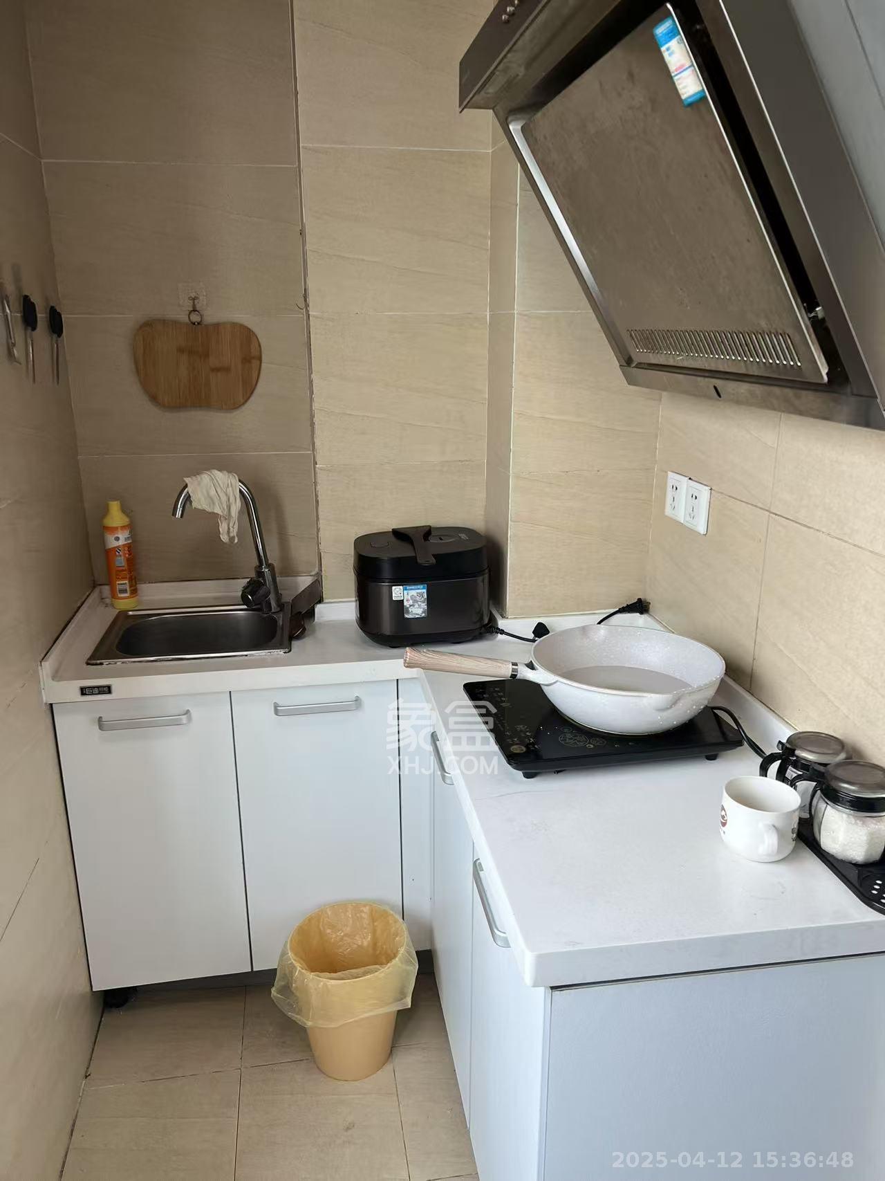 长盛上东区 1室1厅1卫 1700.0元/月 长盛上东区 1室1厅1卫 1700.0元/月室内图