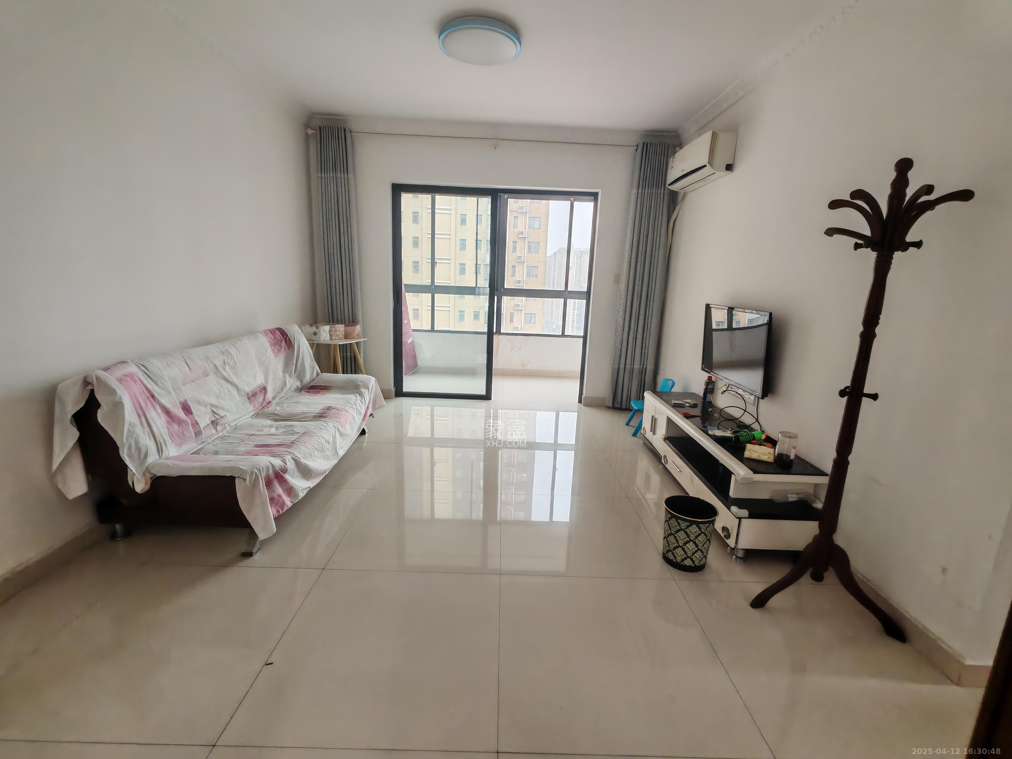 中国铁建国际城二期  3室2厅1卫    1800.0元/月 中国铁建国际城二期  3室2厅1卫    1800.0元/月室内图