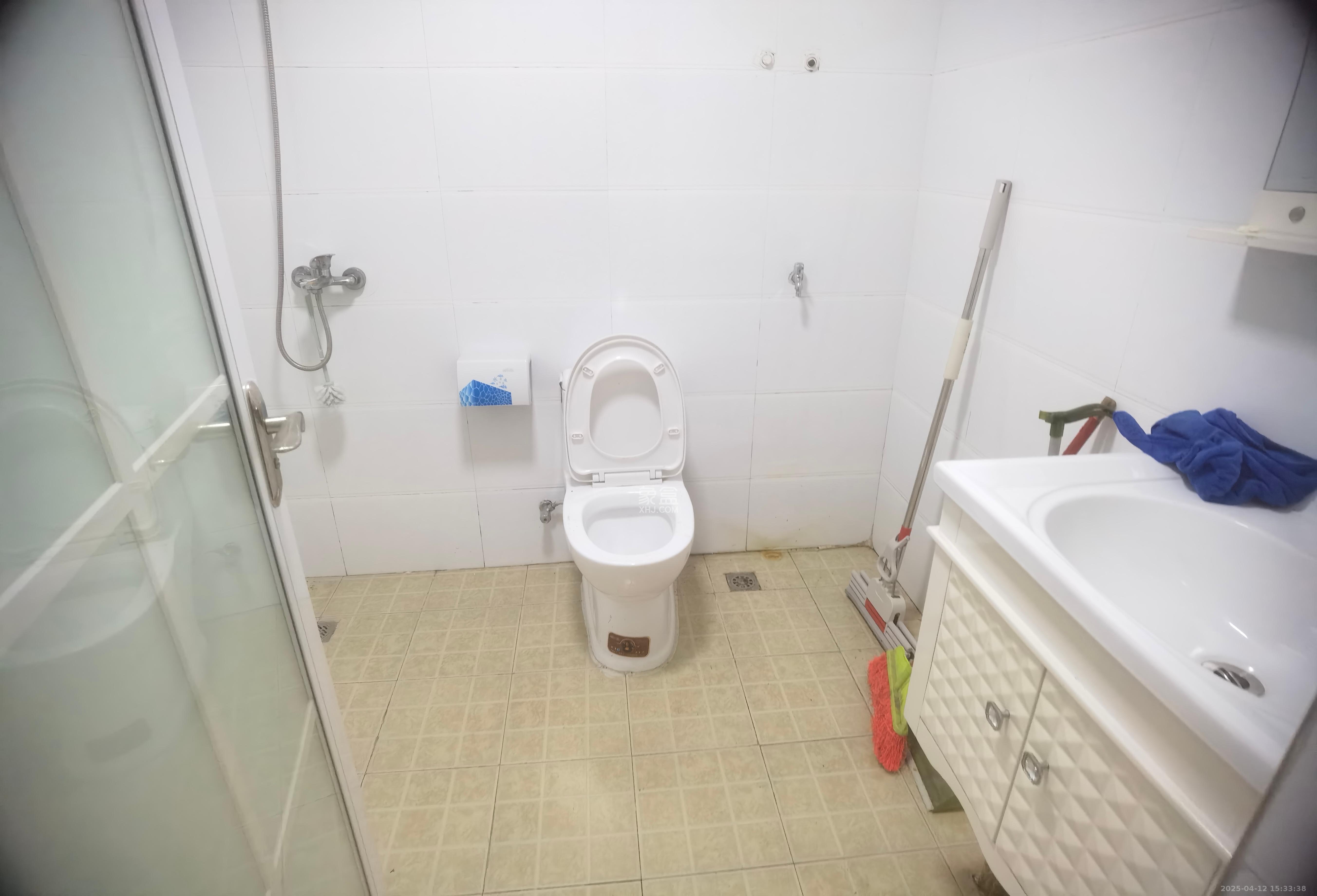 奥克斯广场 1室1厅1卫 2000.0元/月 奥克斯广场 1室1厅1卫 2000.0元/月室内图