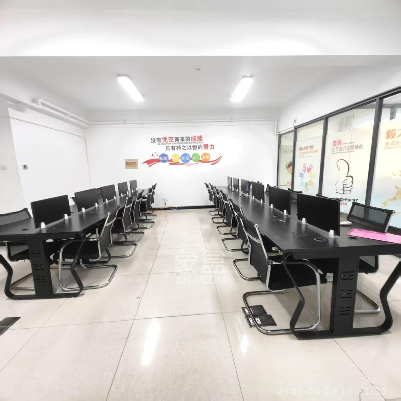 奥克斯广场  1室1厅1卫   4300.00元/月室内图