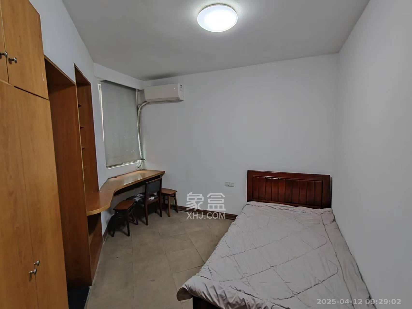 芙蓉广场农行单位宿舍 2室1厅1卫 1900.0元/月 芙蓉广场农行单位宿舍 2室1厅1卫 1900.0元/月室内图