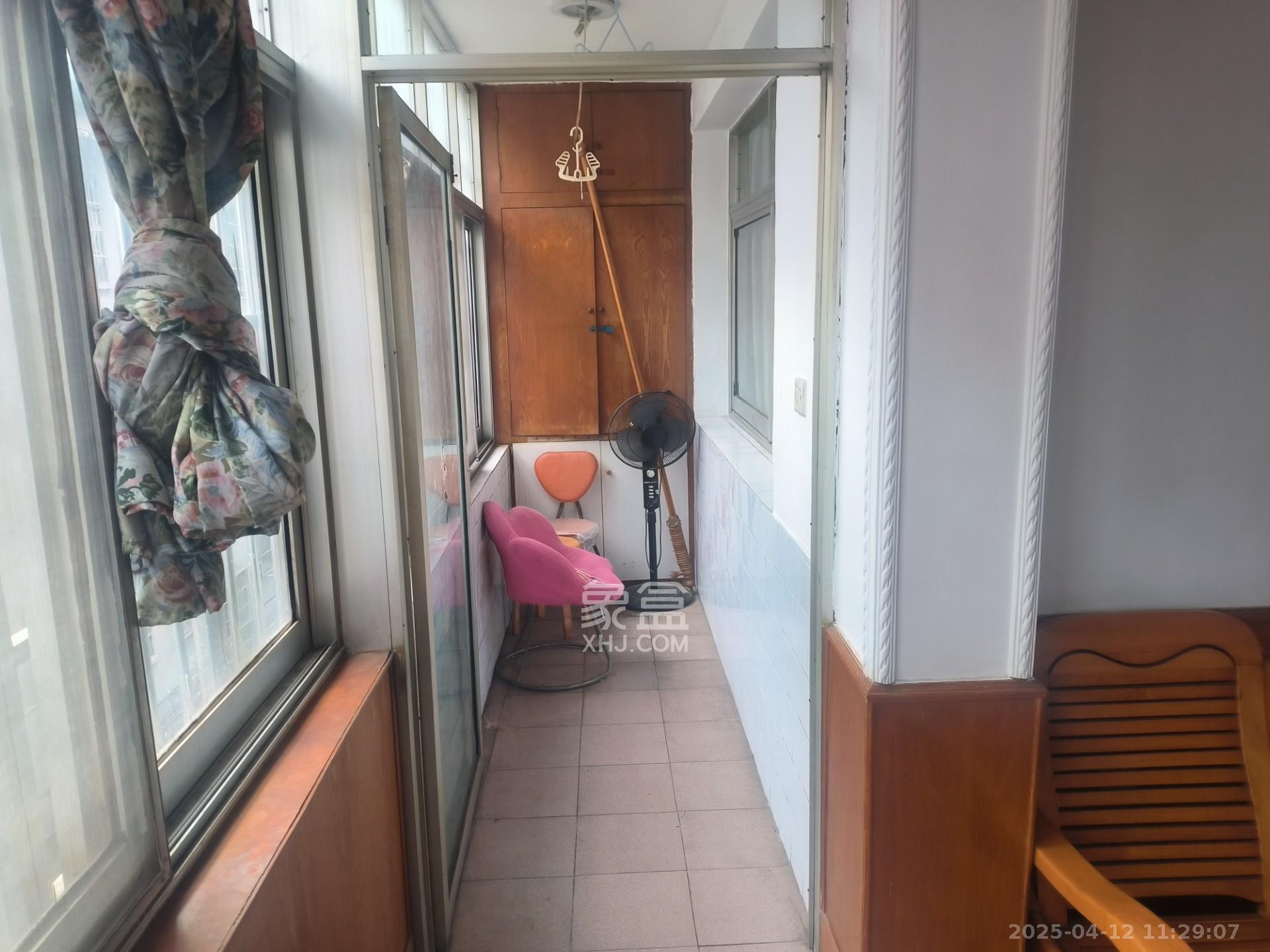 长岭包装宿舍  3室2厅1卫    2600.0元/月 长岭包装宿舍  3室2厅1卫    2600.0元/月室内图