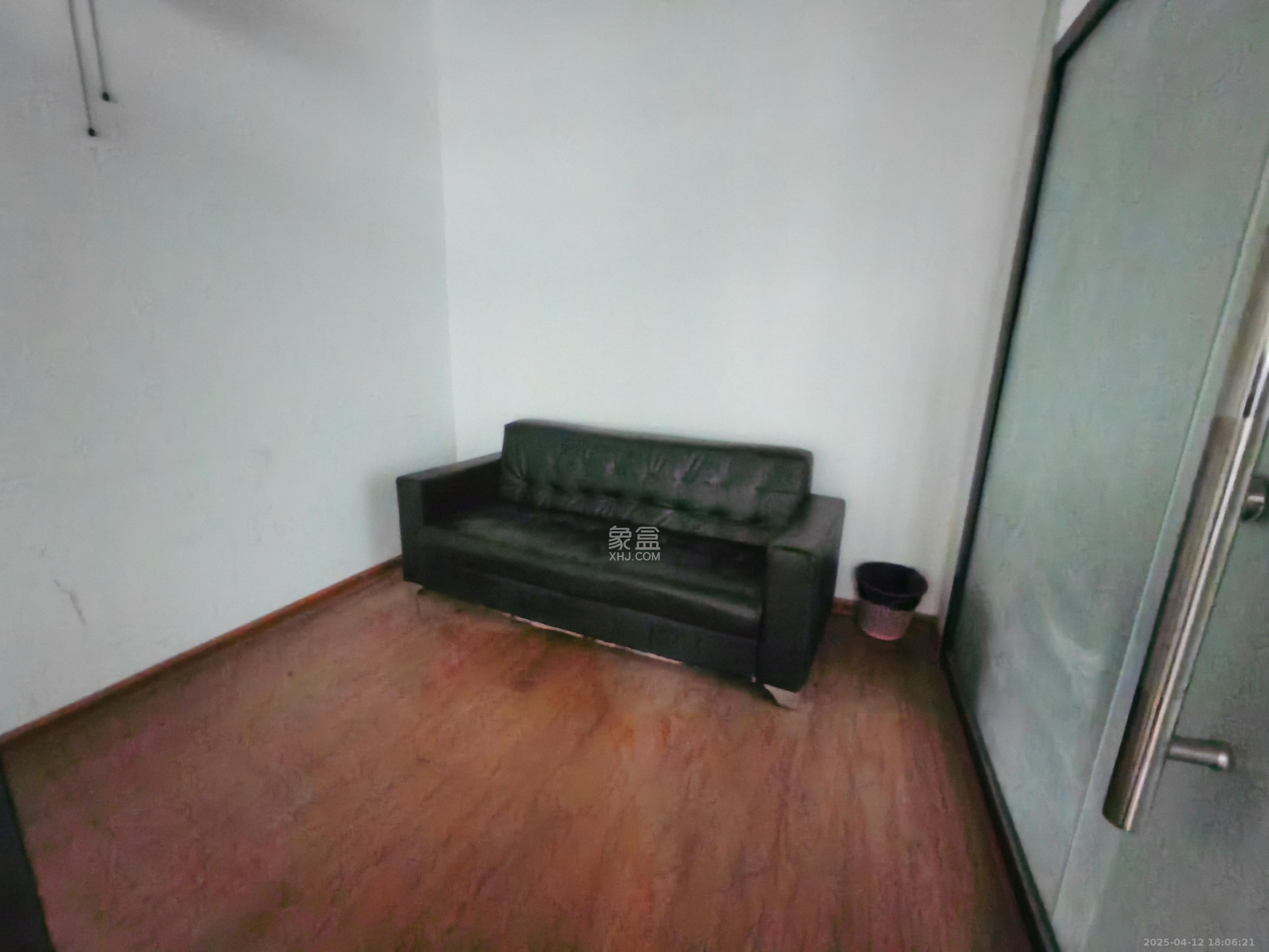 天健壹平方英里（天健芙蓉盛世二期）   98.0㎡      5000.0元/月室内图