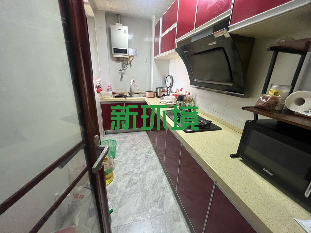 南门口安置小区一期  3室2厅2卫   75.00万客厅
