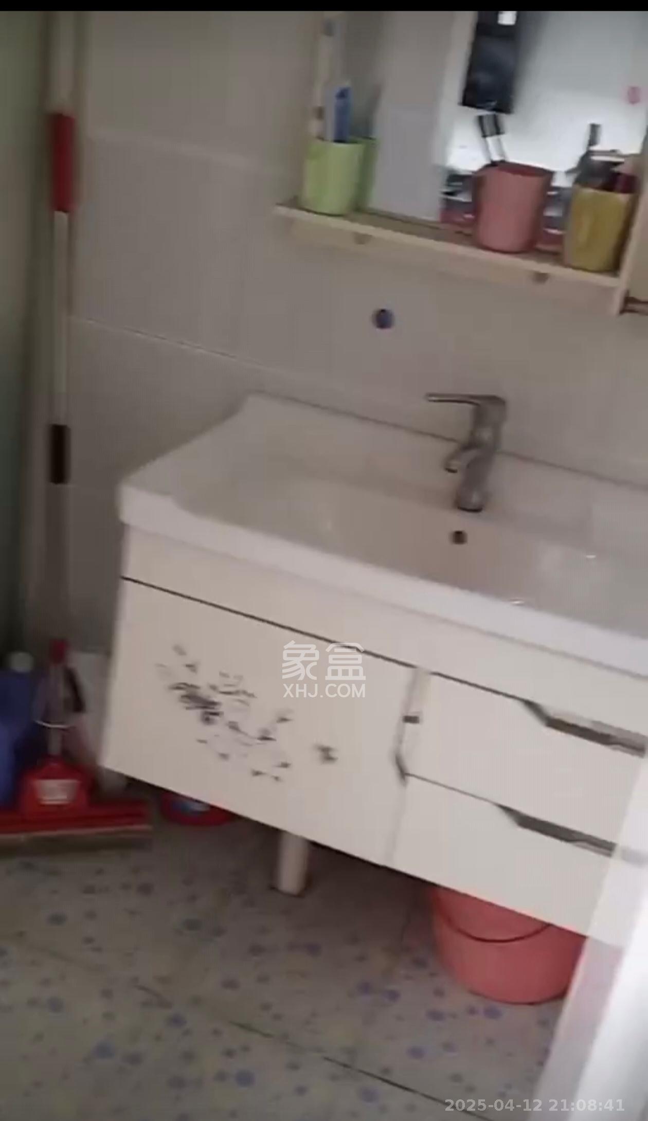 华龙家园(和泰家园) 1室1厅1卫 1000.0元/月 华龙家园(和泰家园) 1室1厅1卫 1000.0元/月室内图