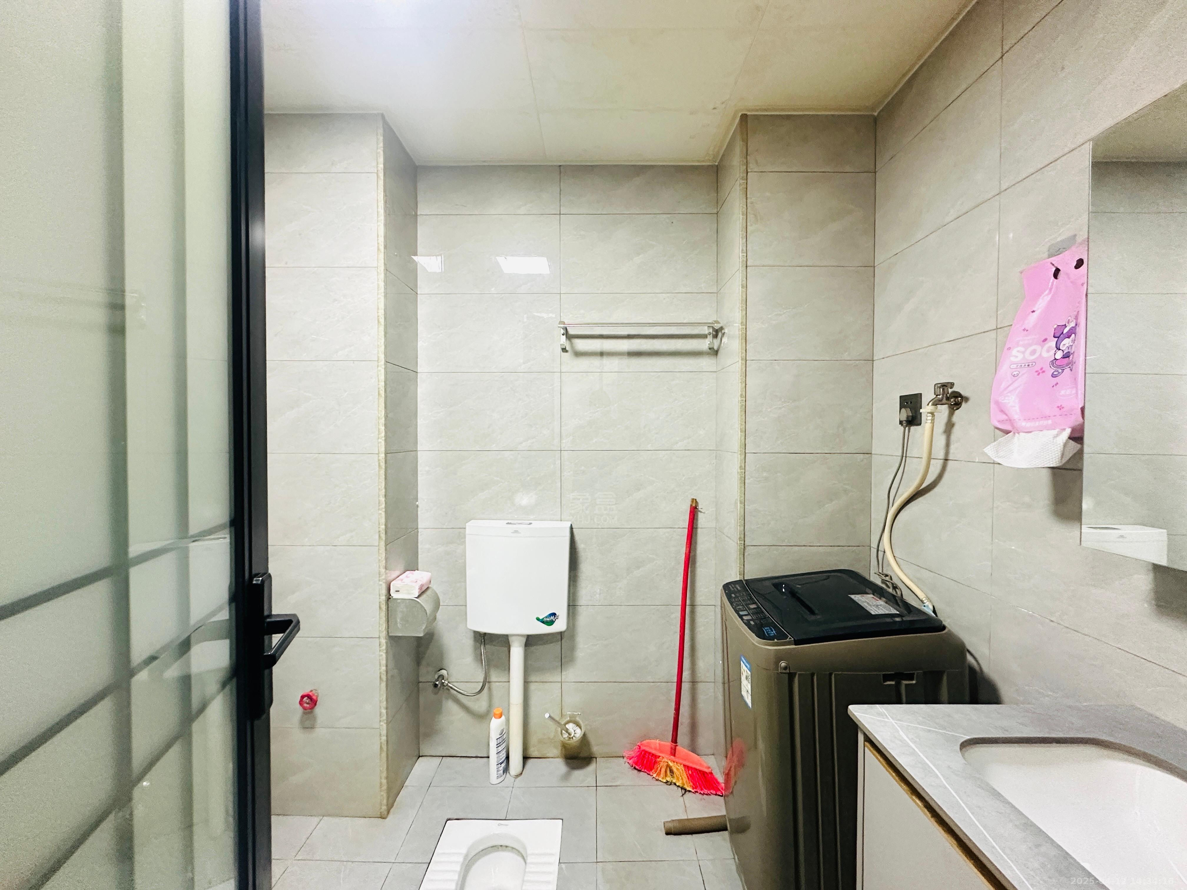 中泰财富湘江  1室1厅1卫    1400.0元/月 中泰财富湘江  1室1厅1卫    1400.0元/月室内图