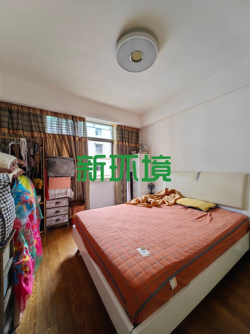 汇景名都  1室0厅0卫   88.00万客厅