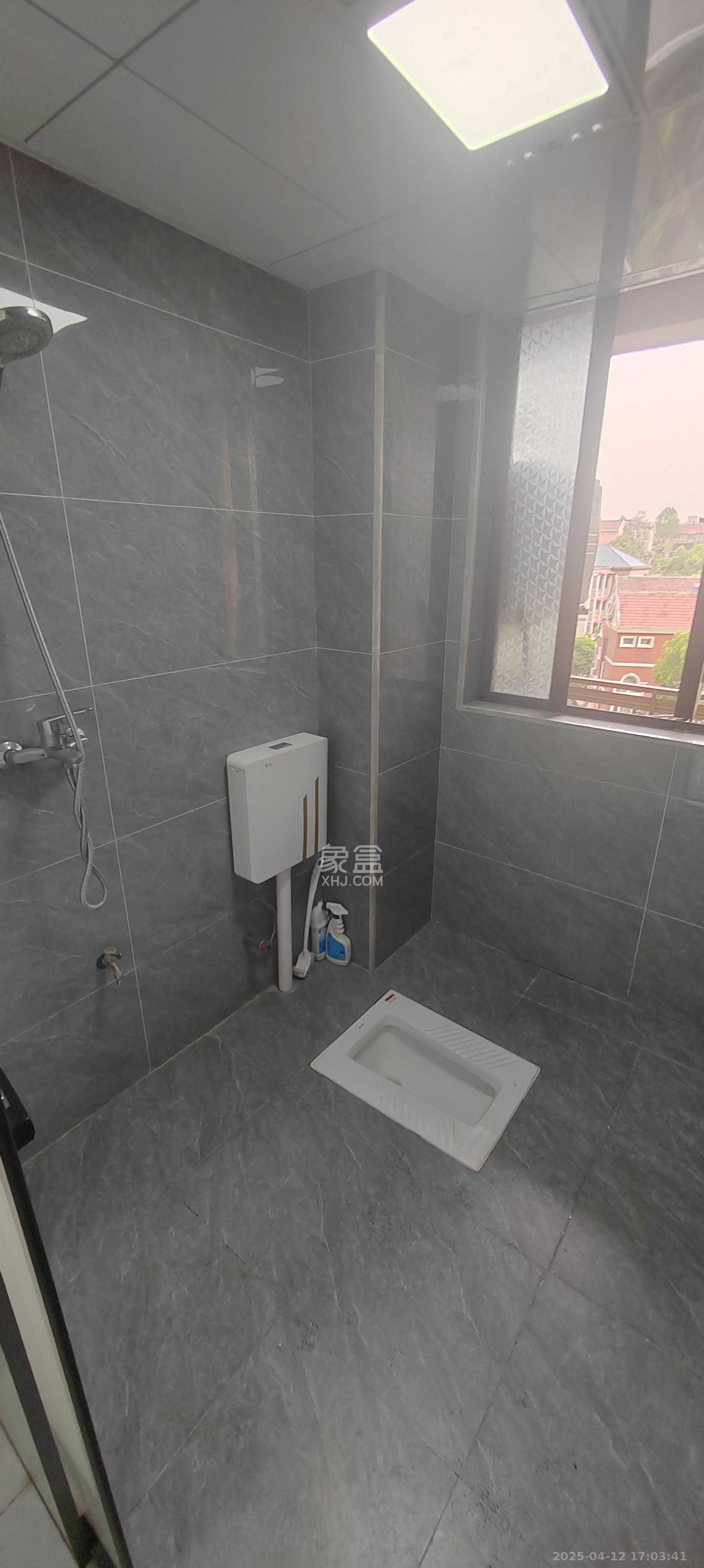 润和山水郡  4室2厅2卫    2300.0元/月 润和山水郡  4室2厅2卫    2300.0元/月室内图