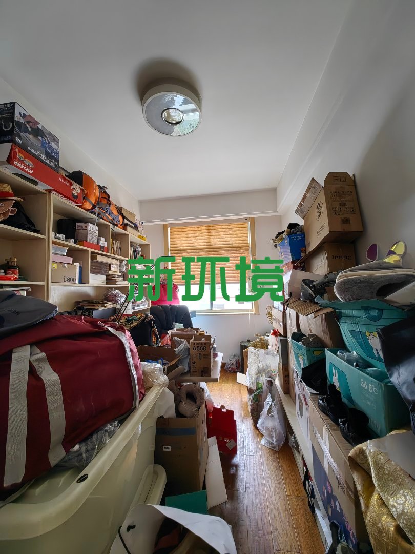 汇景名都  1室0厅0卫   88.00万客厅