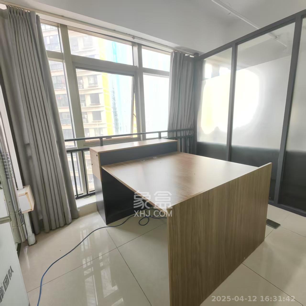 奥克斯广场  1室1厅1卫   4300.00元/月室内图