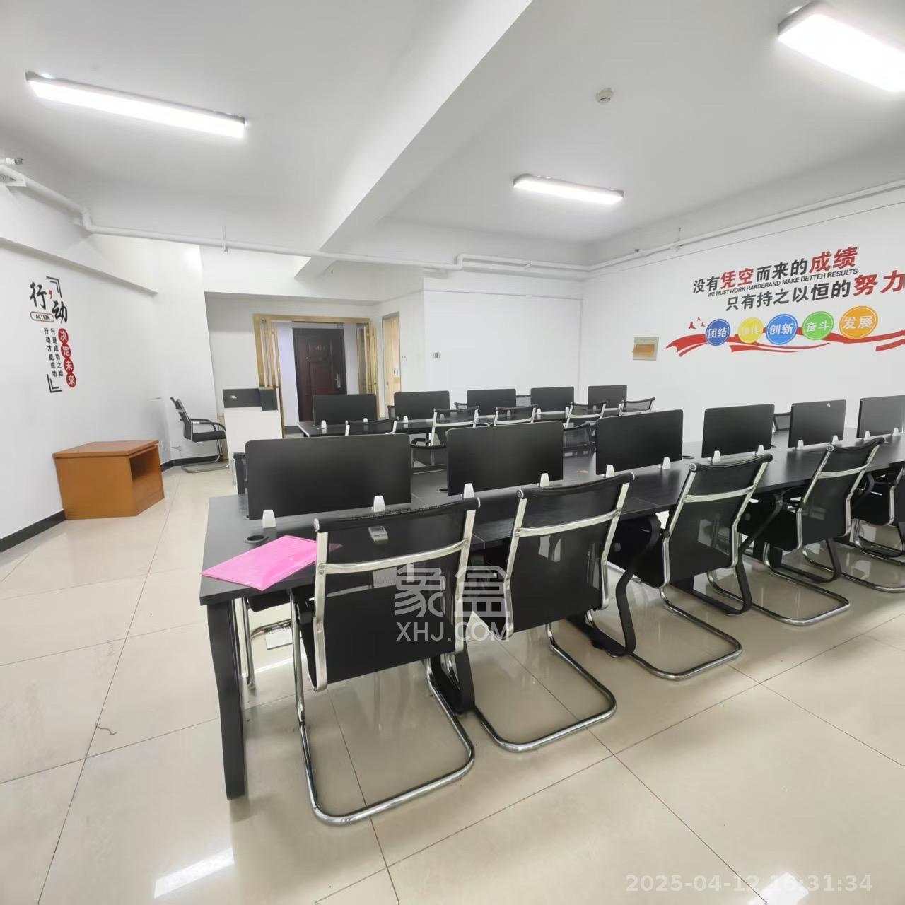 奥克斯广场  1室1厅1卫    3500.0元/月 奥克斯广场  1室1厅1卫    3500.0元/月