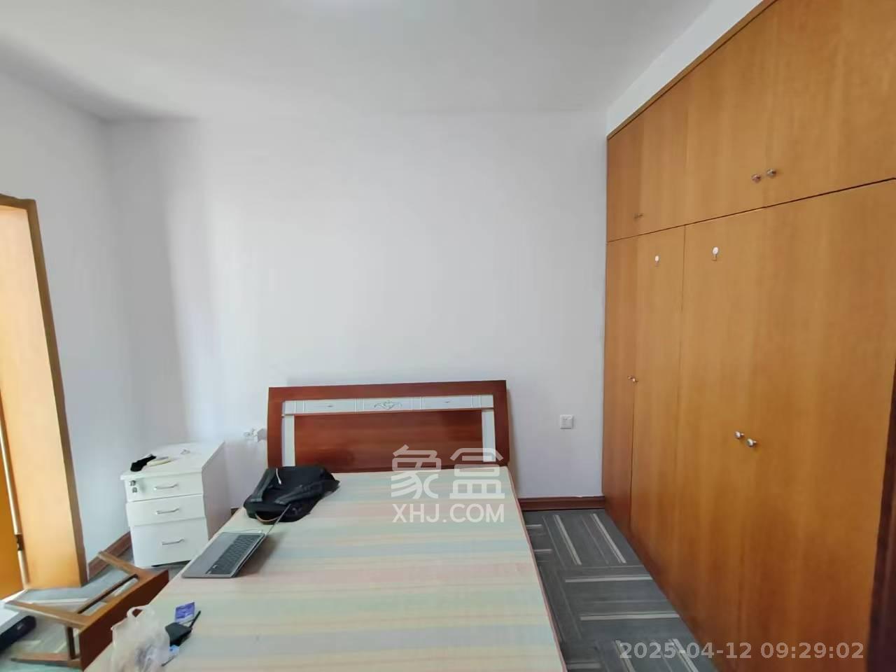 芙蓉广场农行单位宿舍 2室1厅1卫 1900.0元/月 芙蓉广场农行单位宿舍 2室1厅1卫 1900.0元/月室内图