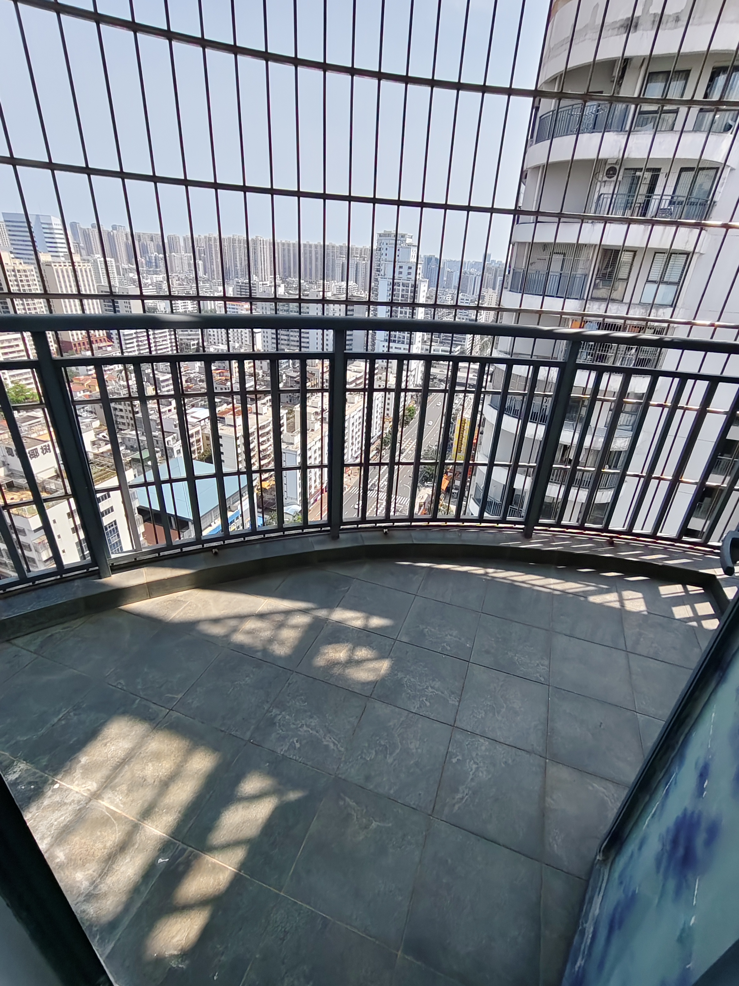 椰岛广场  3室2厅1卫   3200.00元/月室内图