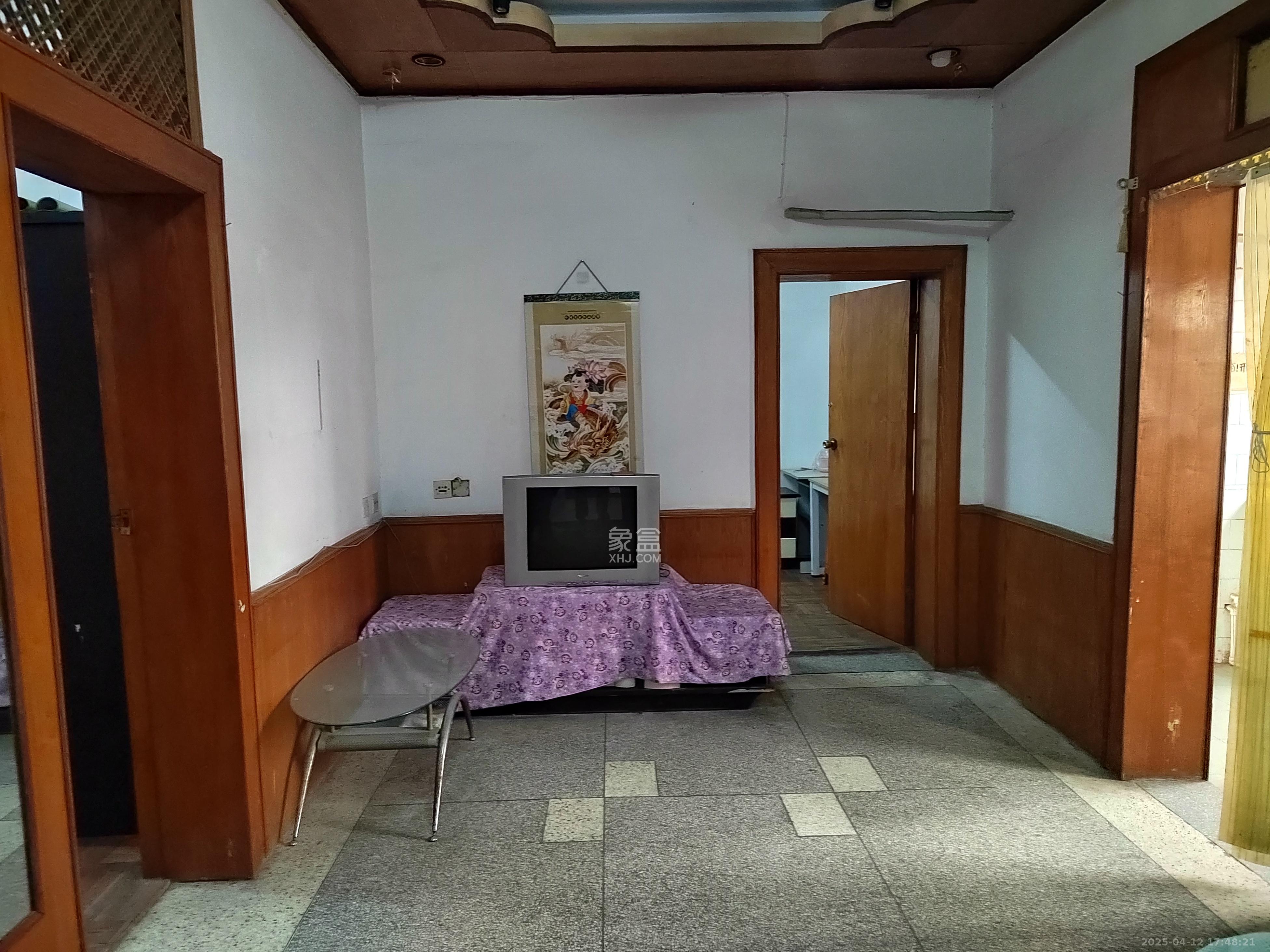 人保财产湖南分公司宿舍 3室1厅1卫 1300.0元/月 人保财产湖南分公司宿舍 3室1厅1卫 1300.0元/月室内图