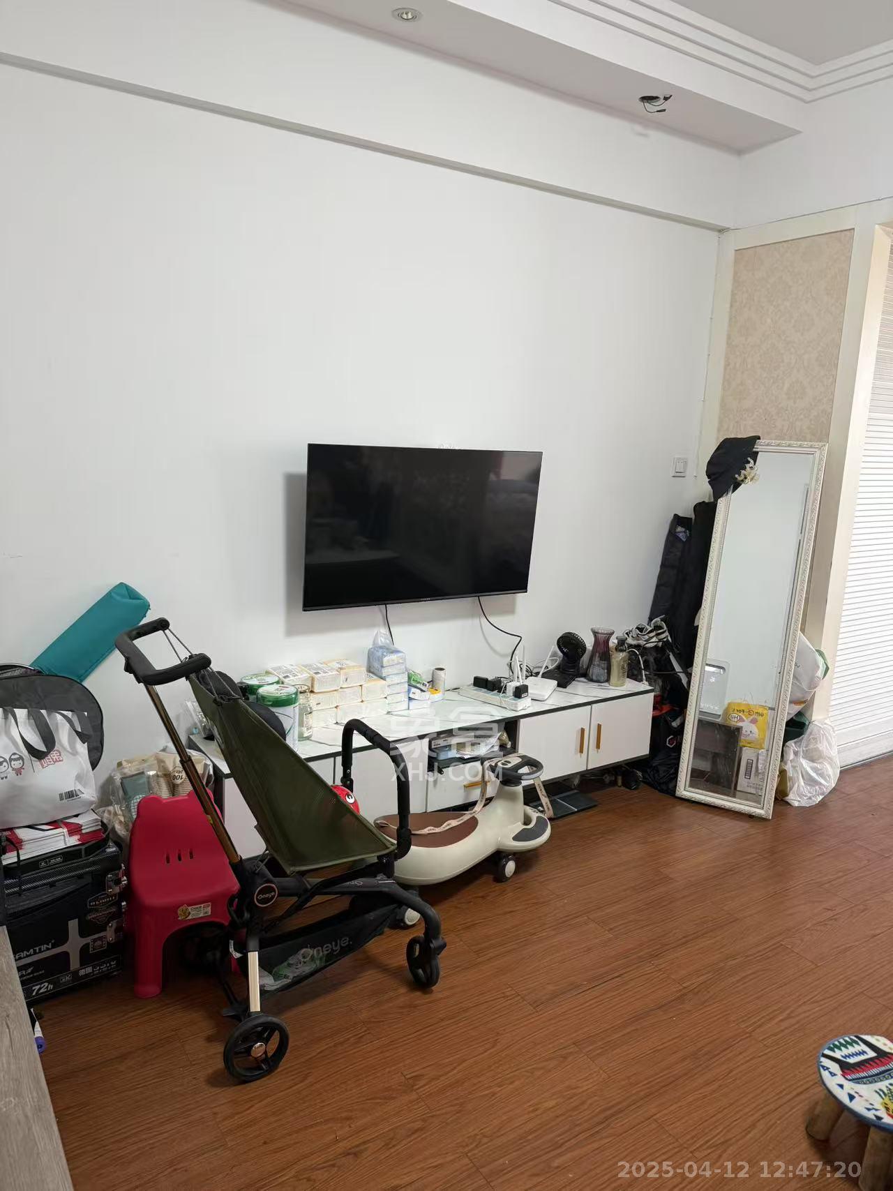 西子一间  1室1厅1卫   1600.00元/月