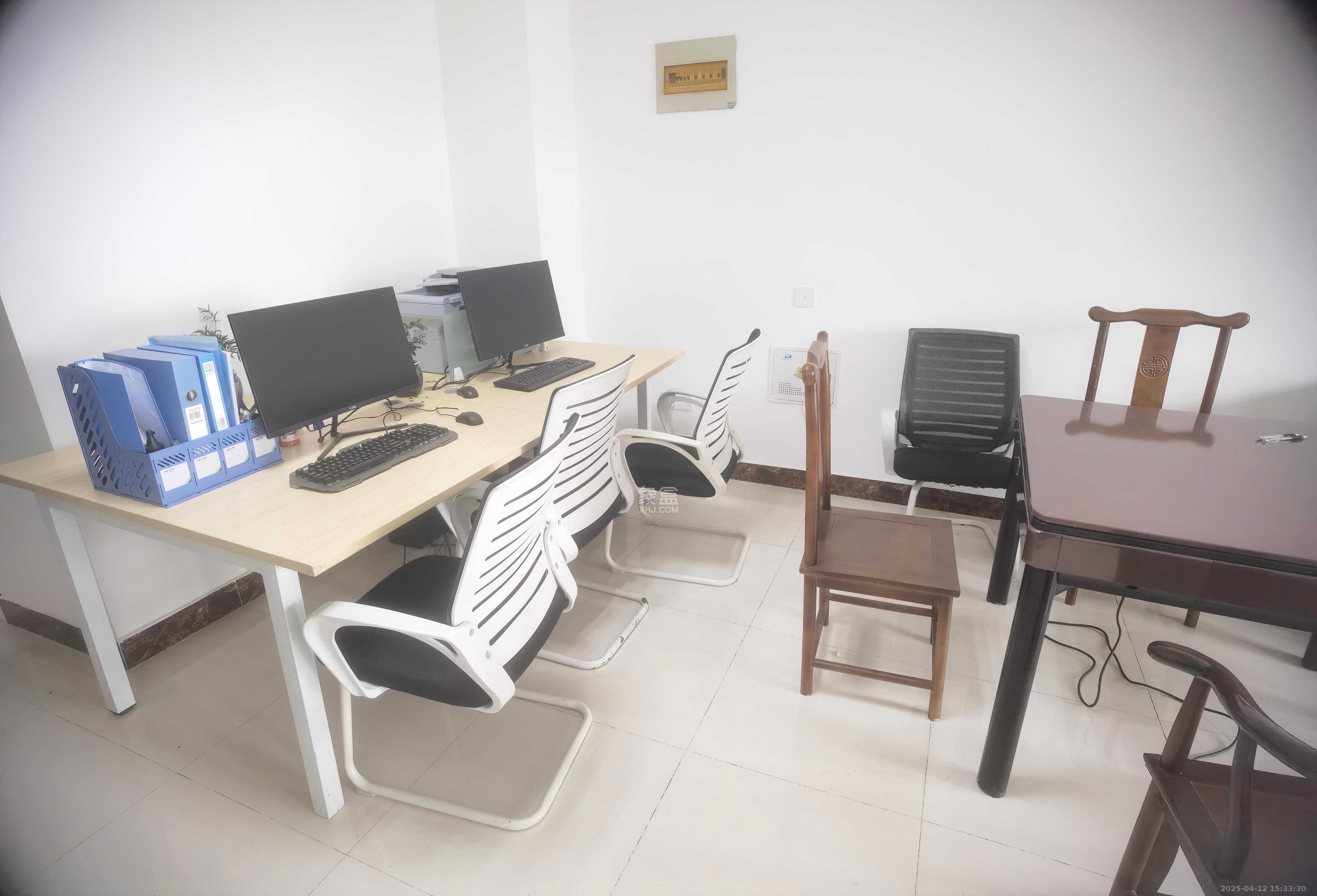 奥克斯广场 1室1厅1卫 2000.0元/月 奥克斯广场 1室1厅1卫 2000.0元/月室内图