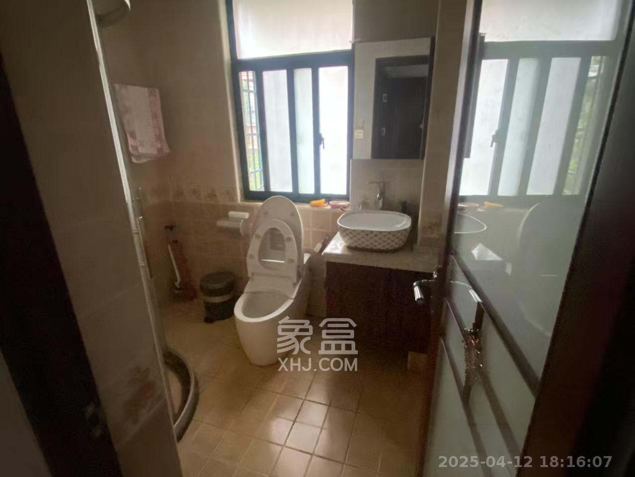 湖湘林语二期  4室2厅2卫   85.00万室内图1