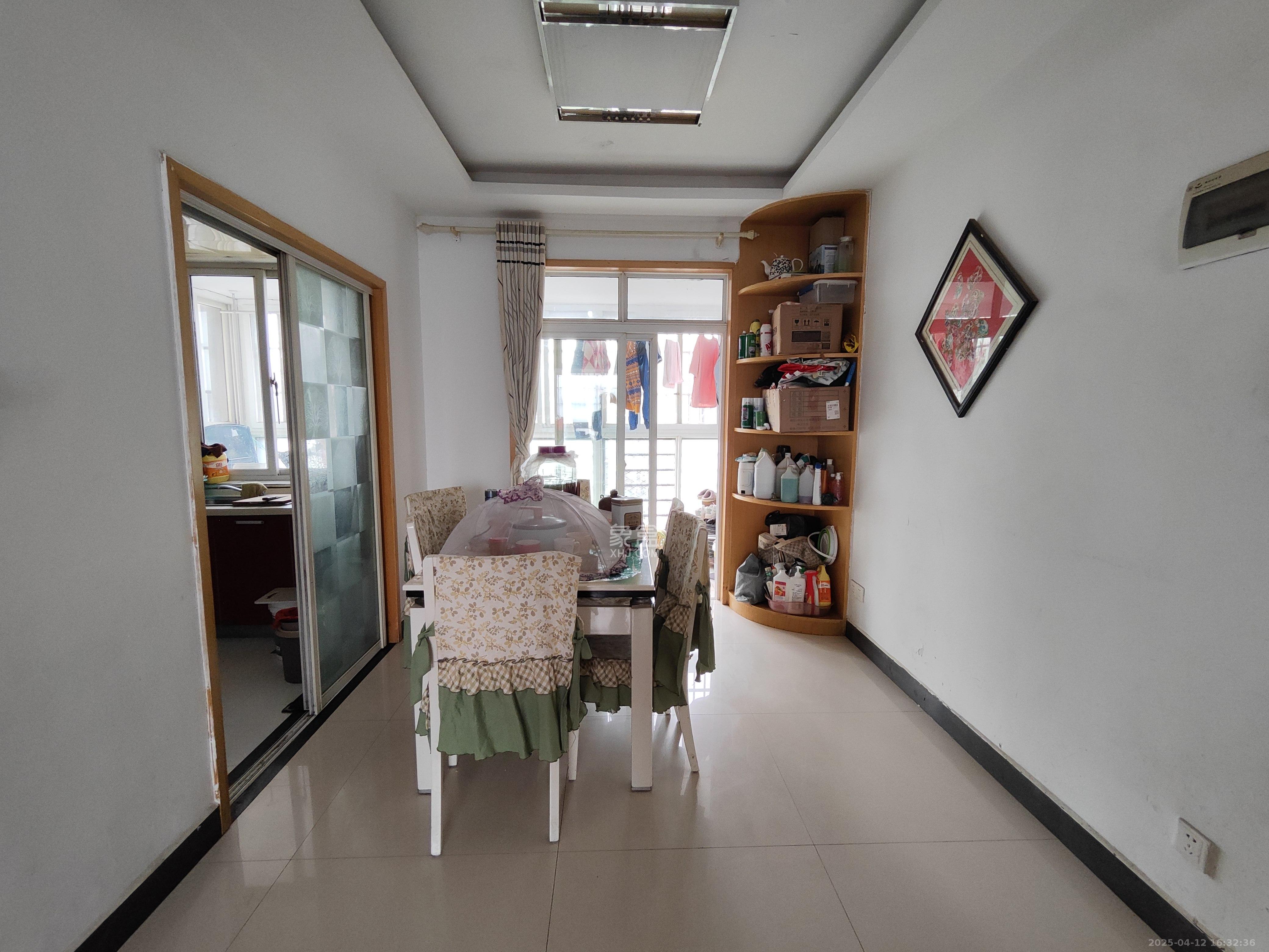 圣力华苑 3室2厅2卫 1800.0元/月 圣力华苑 3室2厅2卫 1800.0元/月室内图