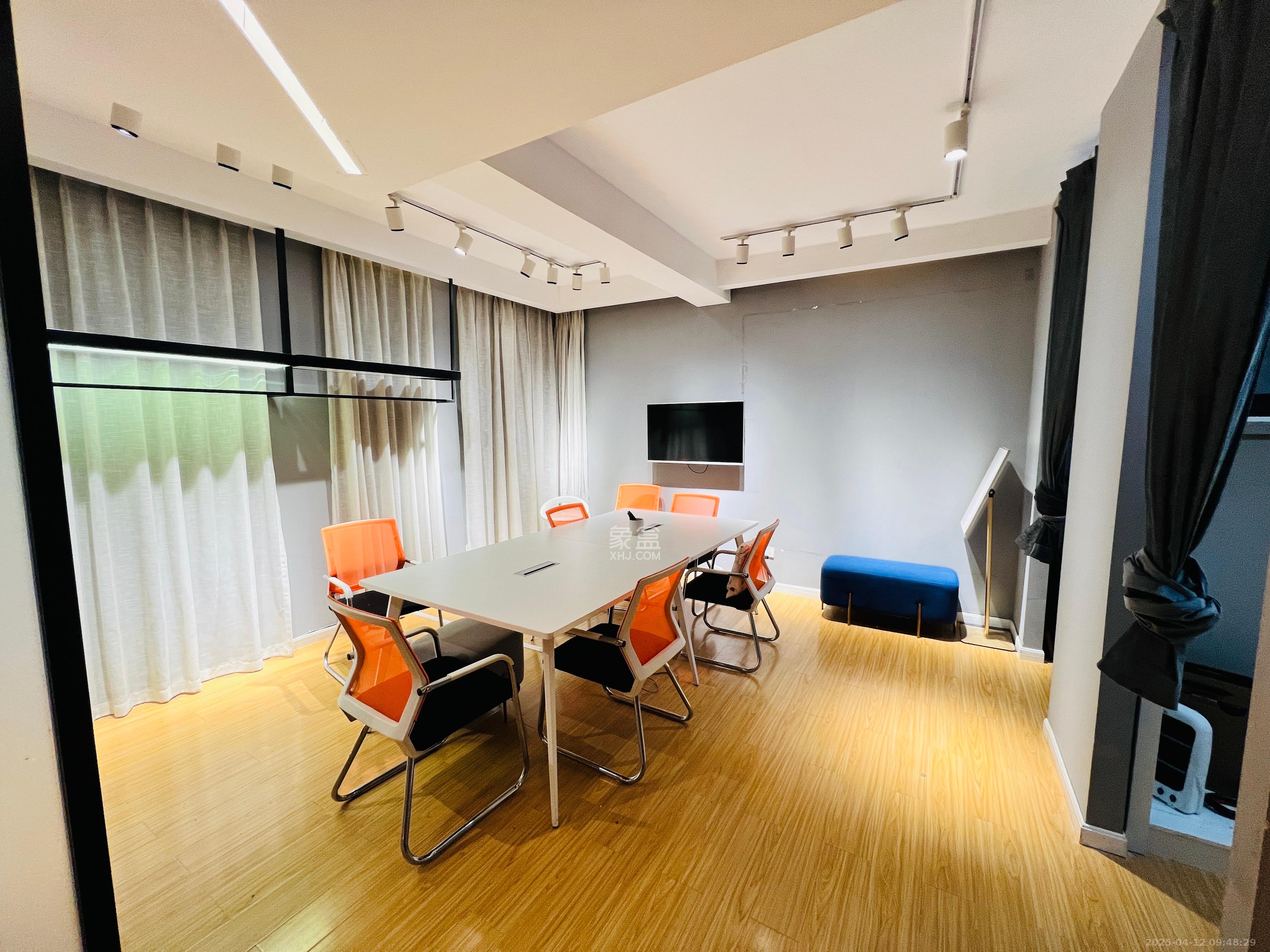 摩天一号  1室1厅1卫    4500.0元/月室内图