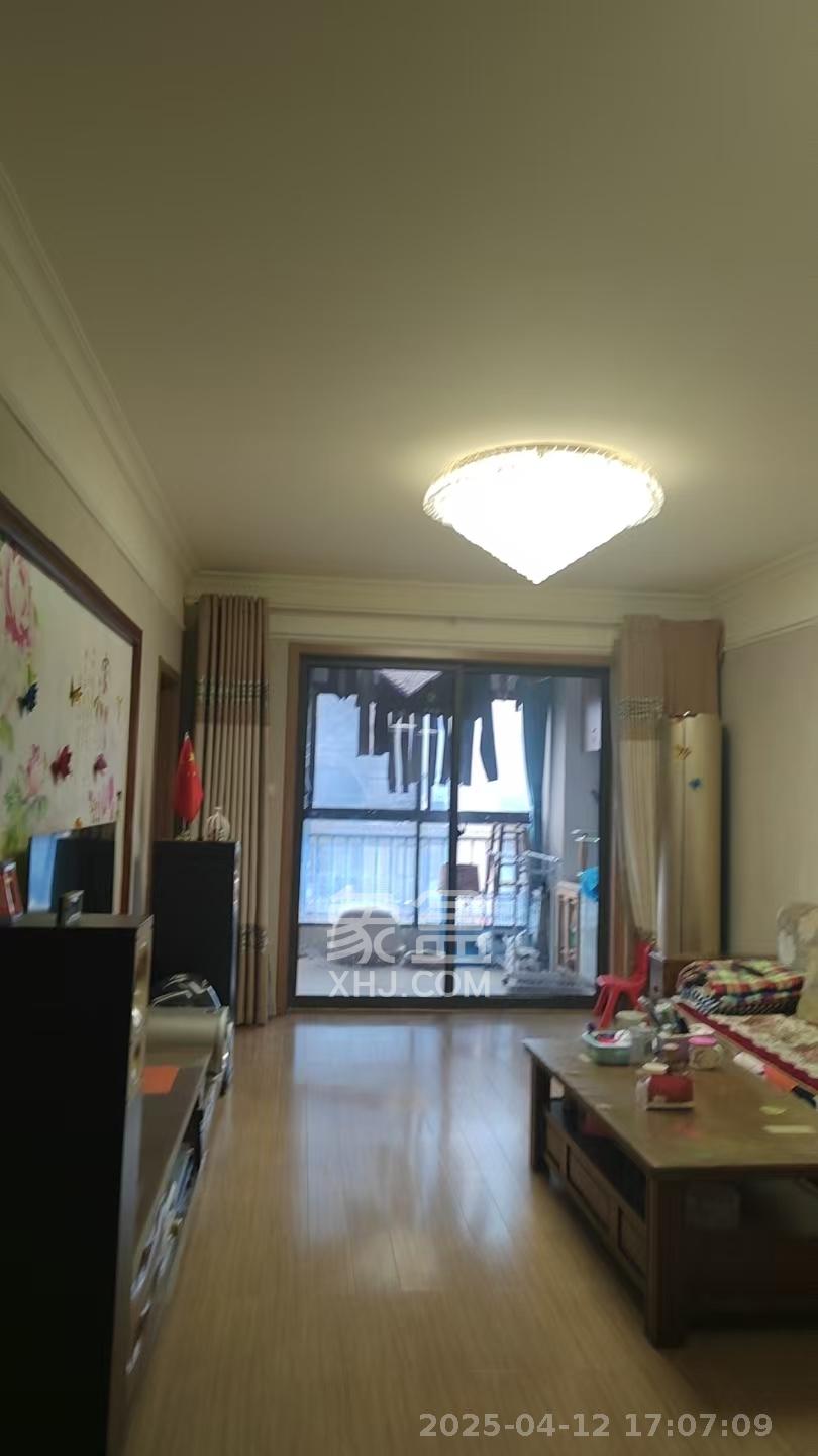 麓谷小镇  3室1厅1卫   2400.00元/月