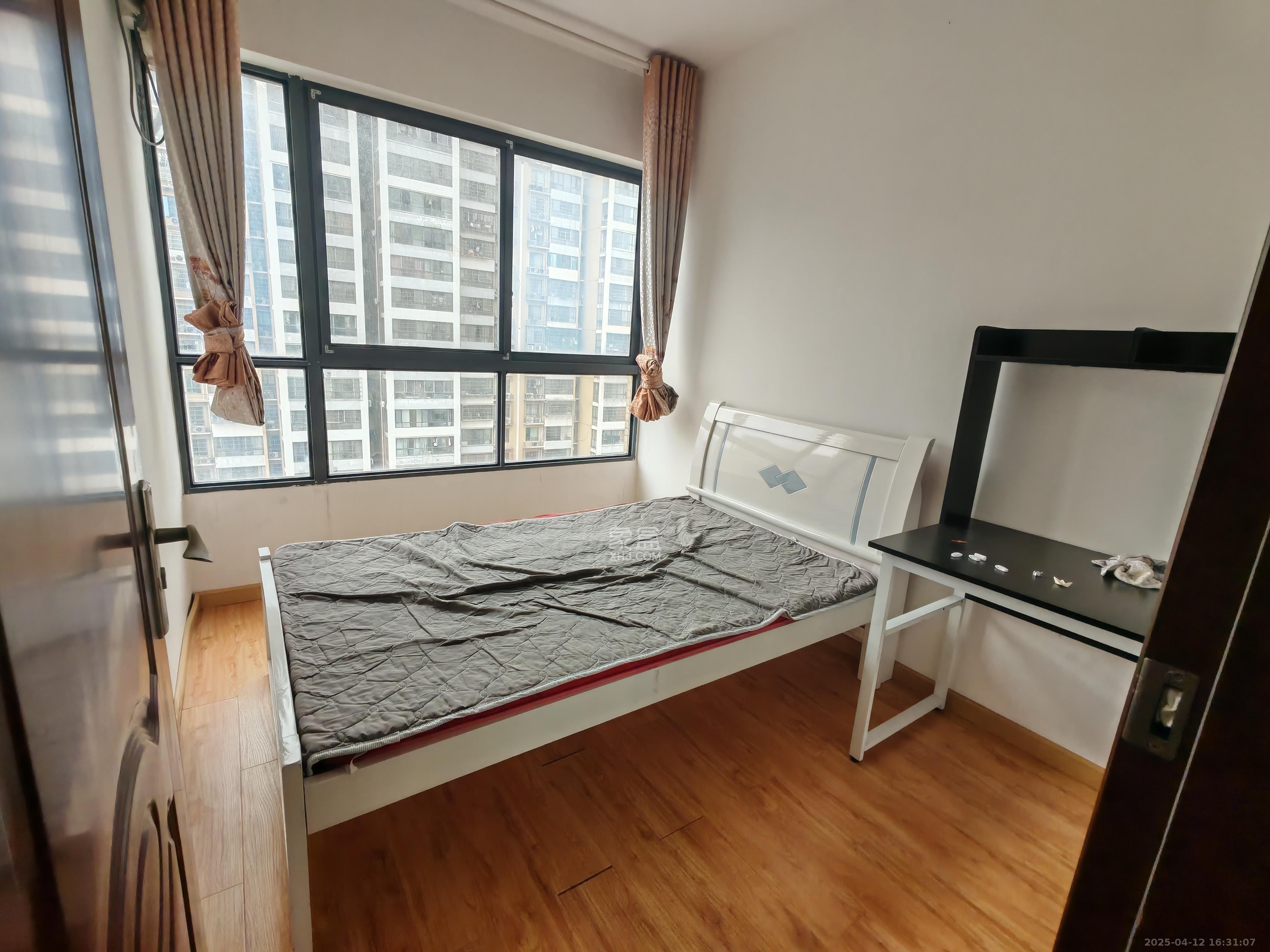 中国铁建国际城二期  3室2厅1卫    1800.0元/月 中国铁建国际城二期  3室2厅1卫    1800.0元/月室内图