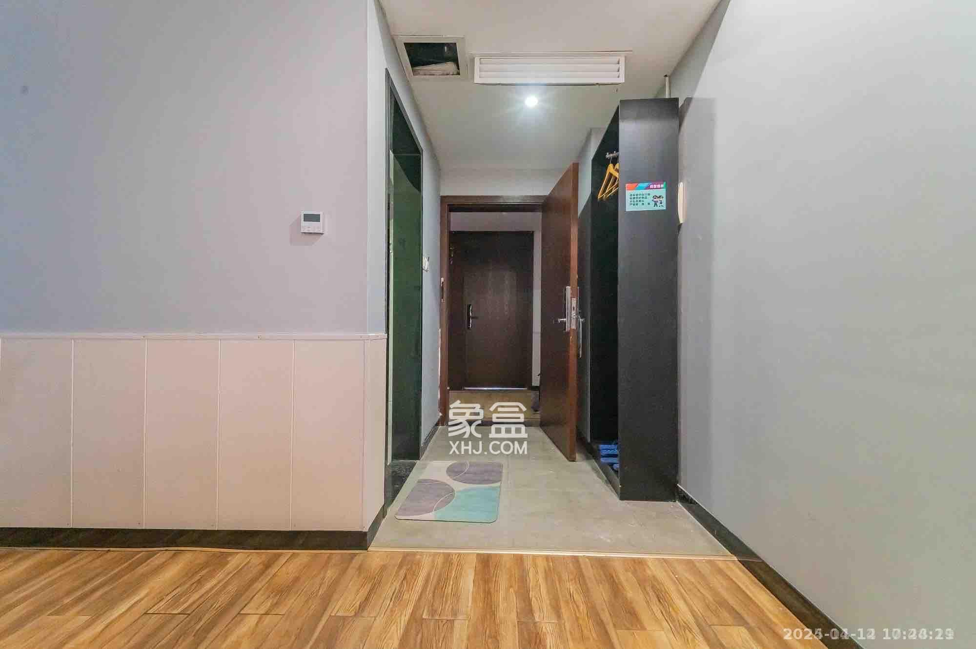水岸世景  1室1厅1卫   1000.00元/月室内图