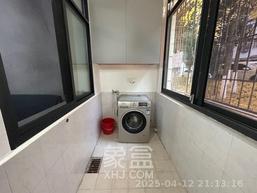 红龙庙小区  3室1厅1卫    2400.0元/月室内图