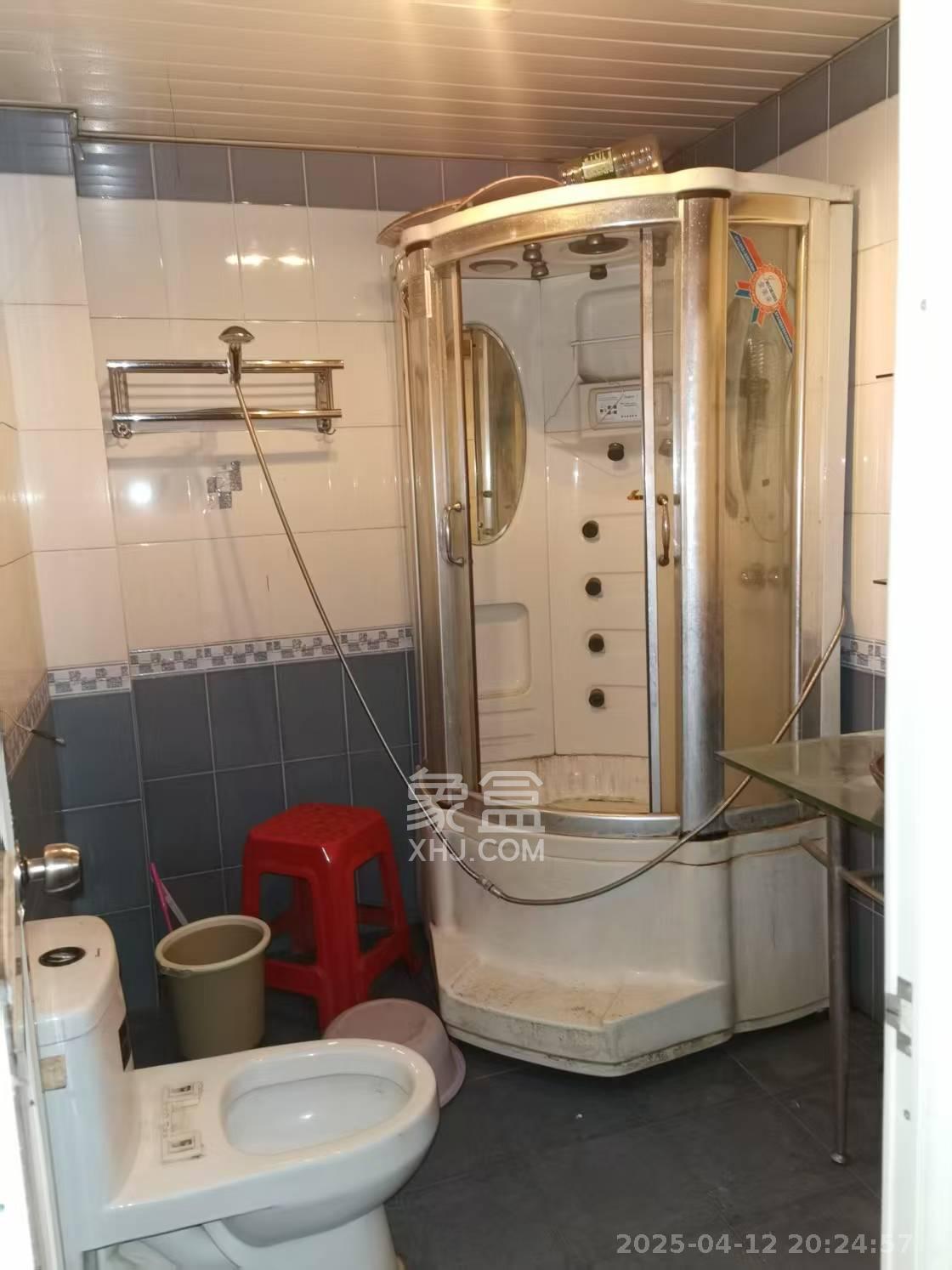 海华嘉园 2室2厅1卫 2000.0元/月 海华嘉园 2室2厅1卫 2000.0元/月室内图