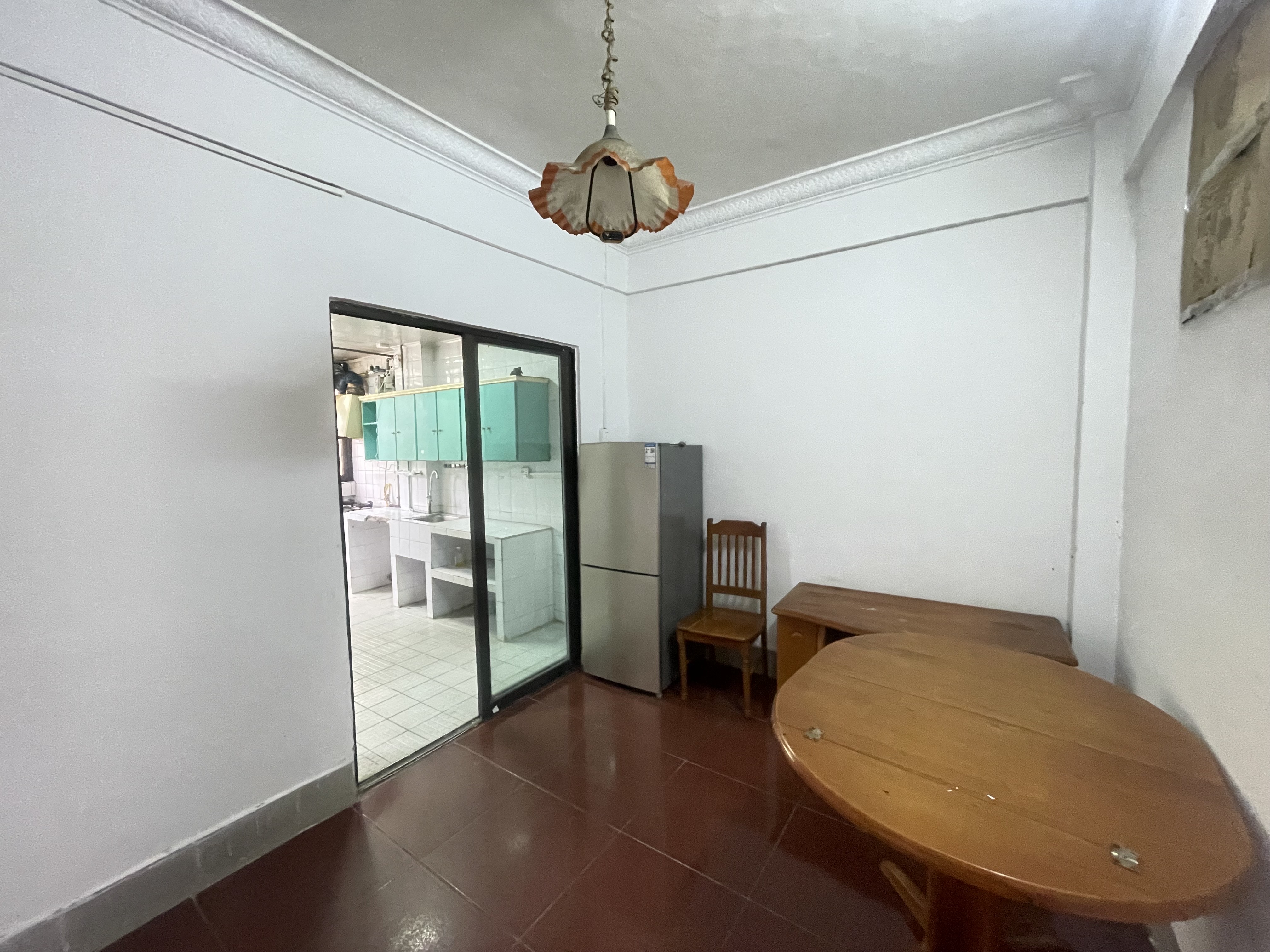 海口市公安局金龙宿舍区  13室2厅1卫    100.0万 海口市公安局金龙宿舍区  13室2厅1卫    100.0万客厅