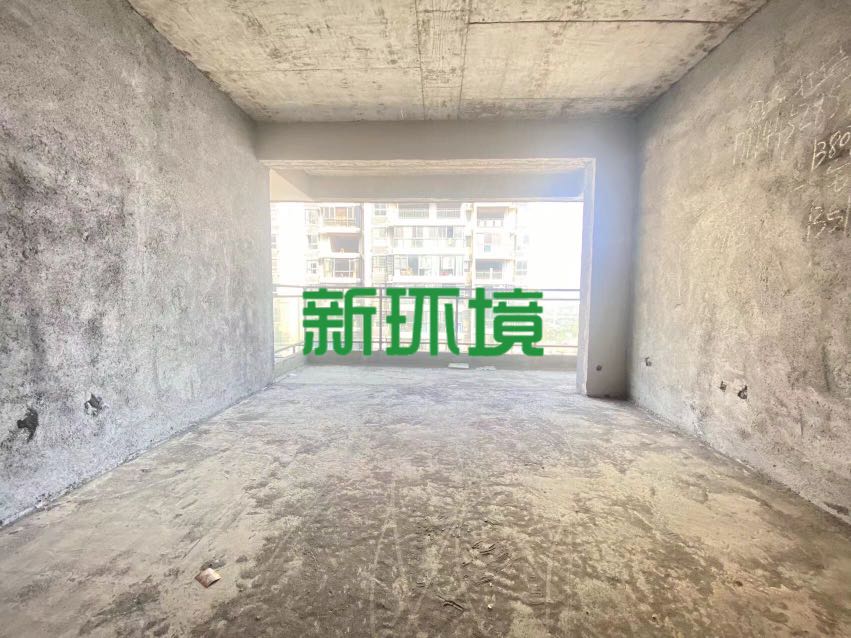 阳光水岸  3室2厅2卫   65.00万客厅