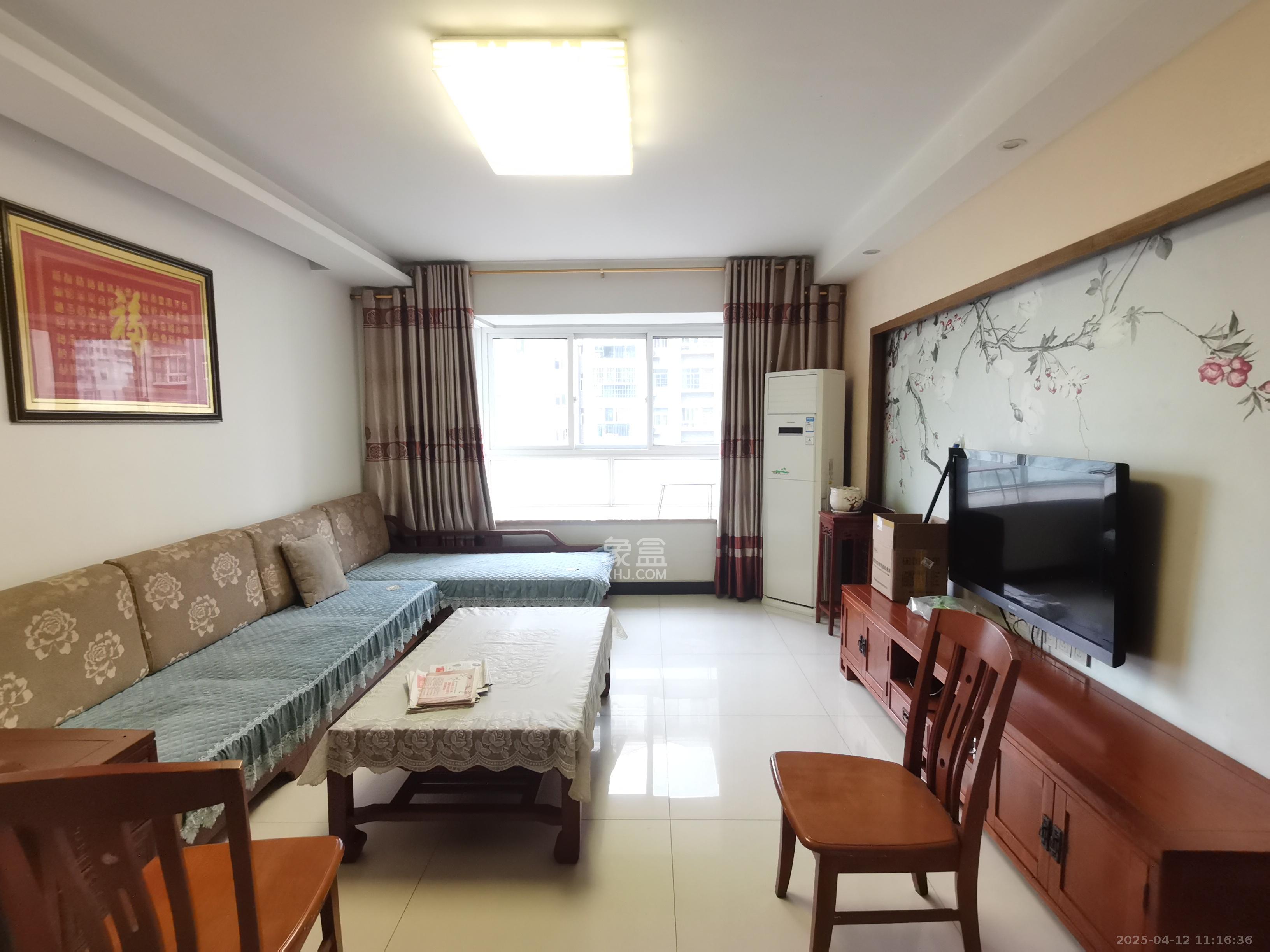 嘉盛华庭(一期、二期、三期) 3室2厅1卫 2900.0元/月 嘉盛华庭(一期、二期、三期) 3室2厅1卫 2900.0元/月室内图