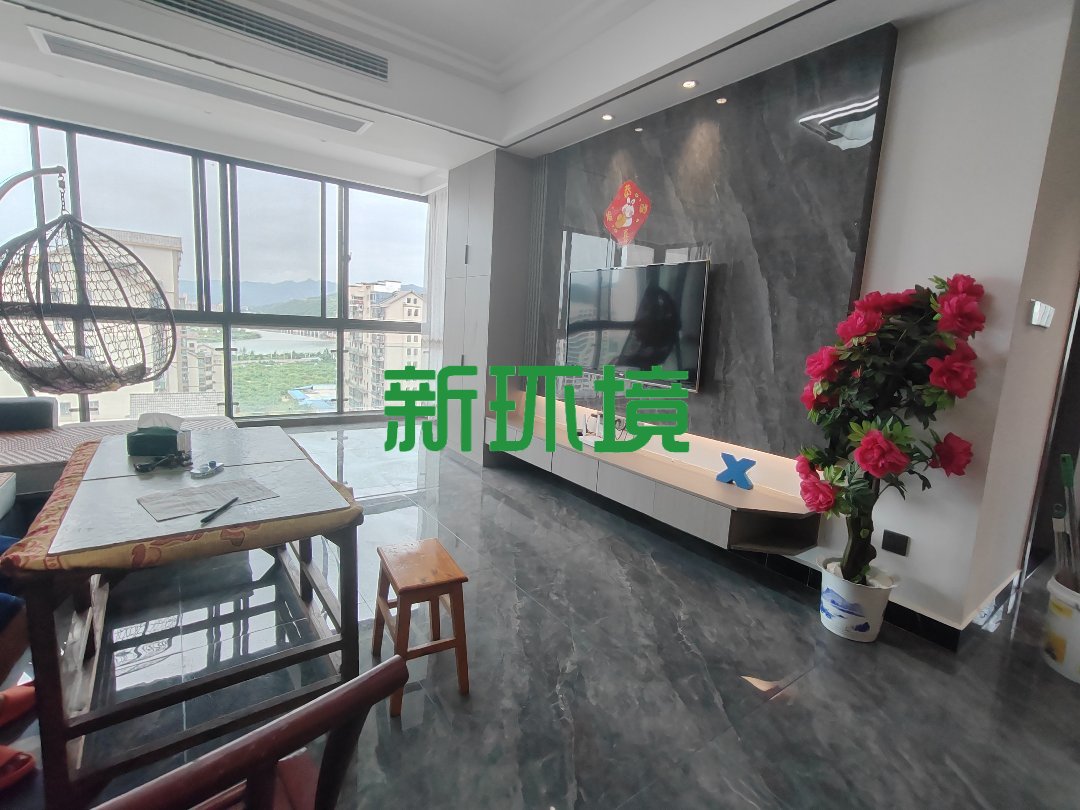 阳光水岸  5室2厅3卫   79.80万